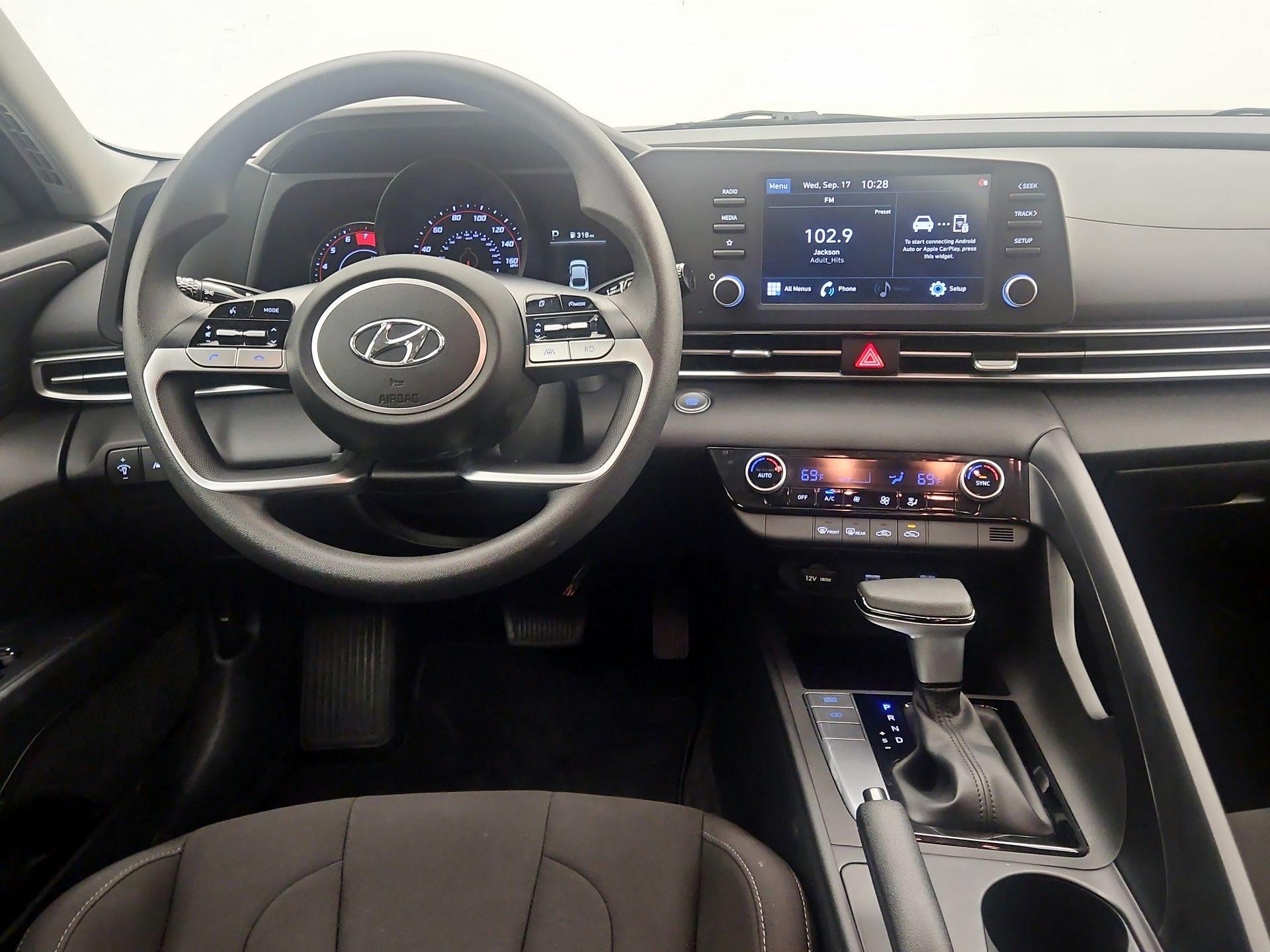 Thumbnail: 2022 Hyundai Elantra - 10