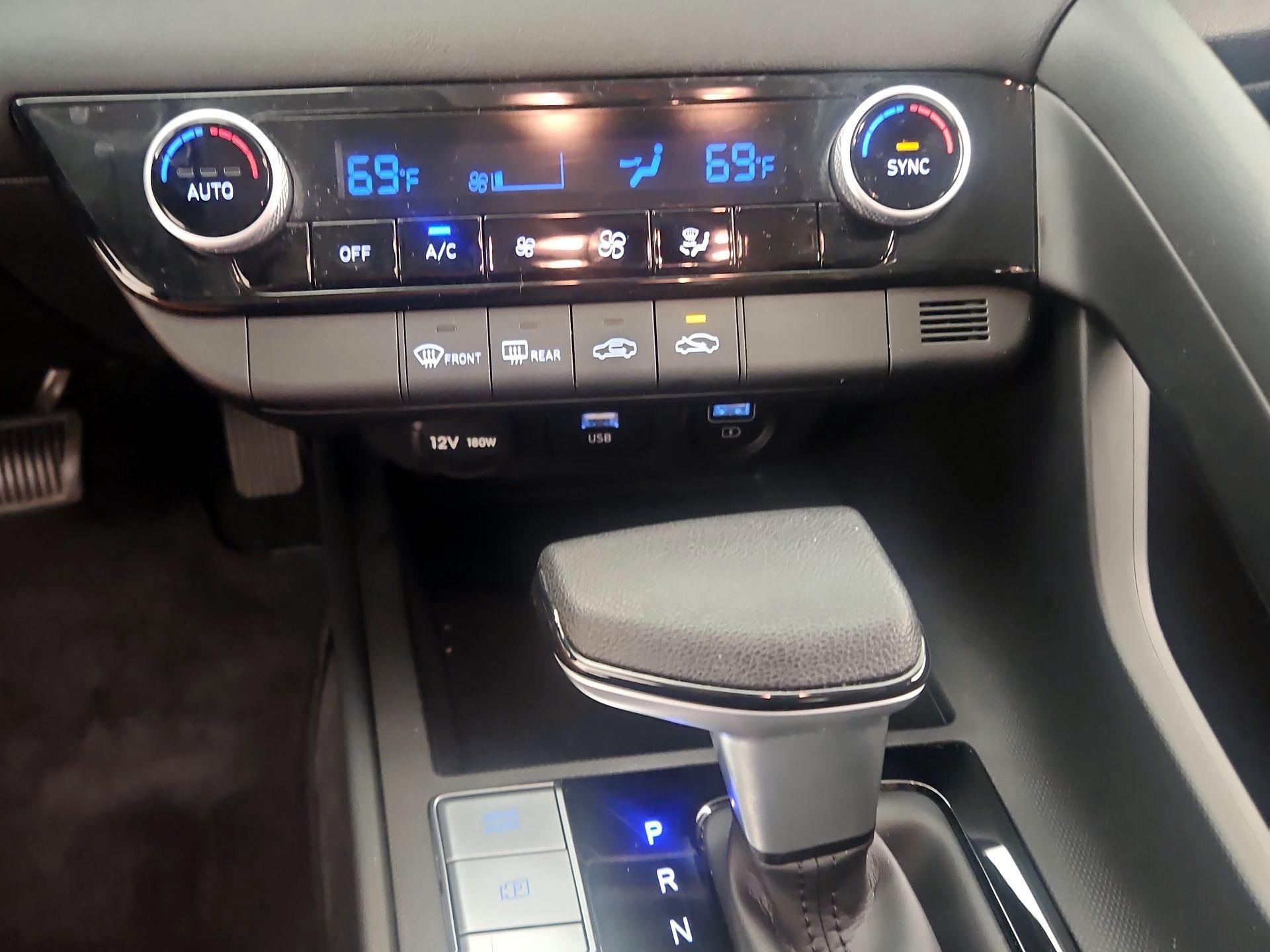Thumbnail: 2022 Hyundai Elantra - 16