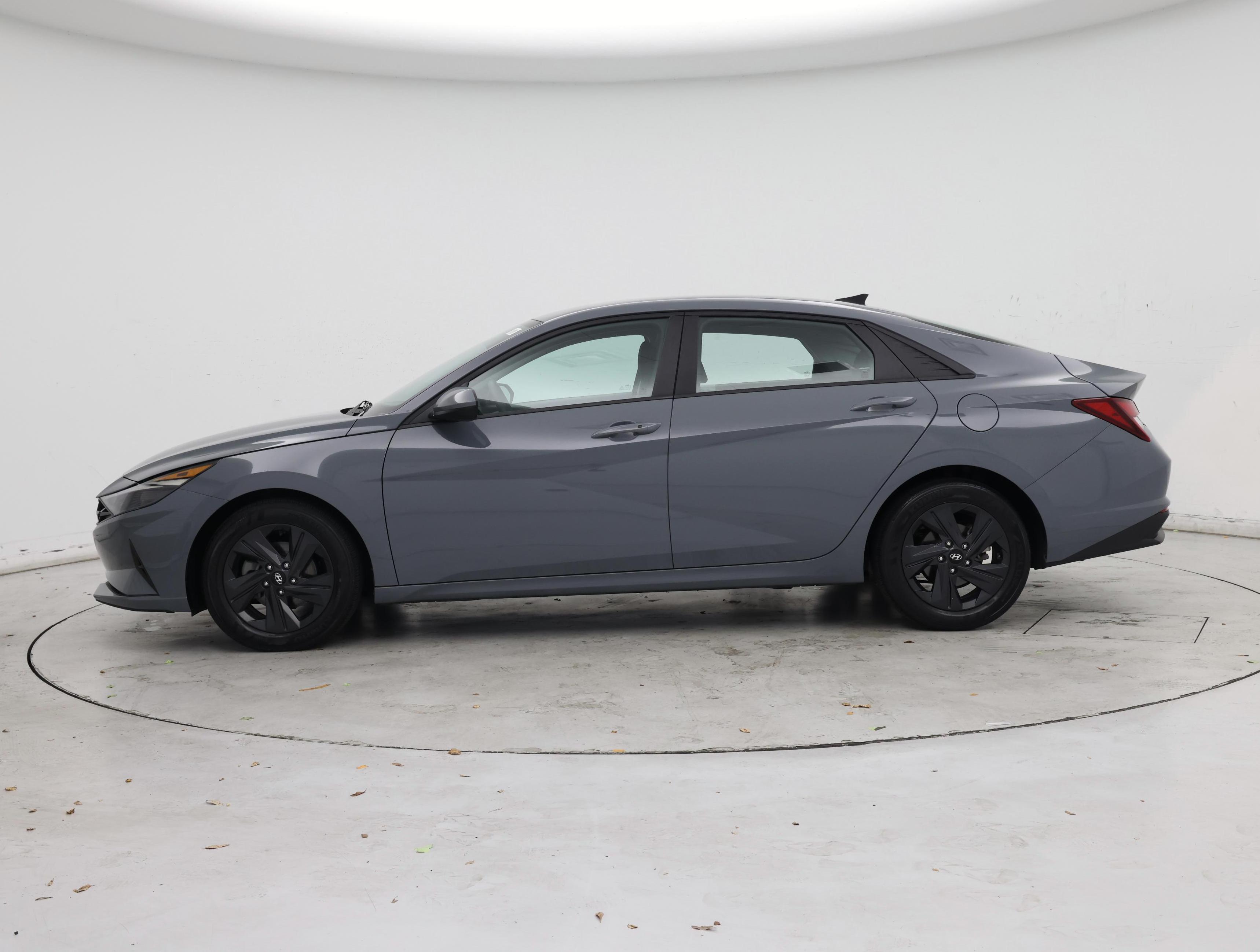 Thumbnail: 2022 Hyundai Elantra - 3