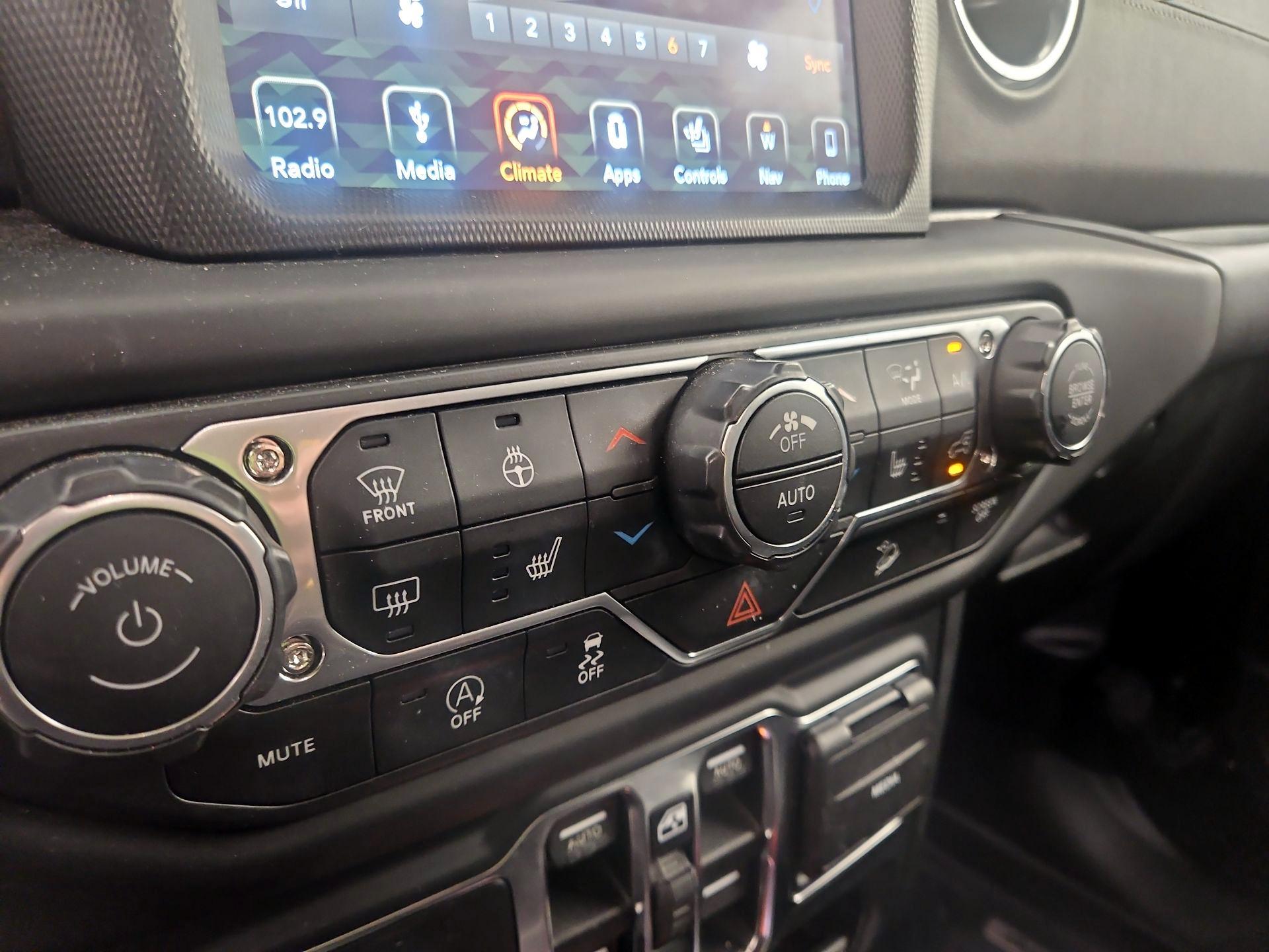 Thumbnail: 2018 Jeep Wrangler - 17