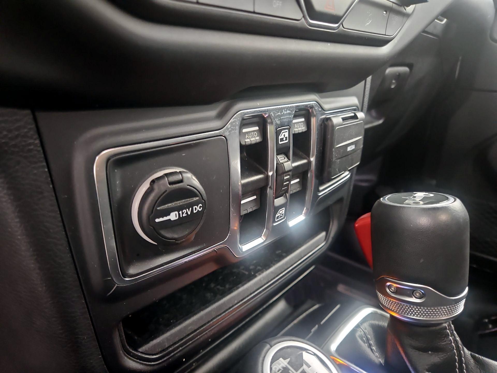 Thumbnail: 2018 Jeep Wrangler - 19