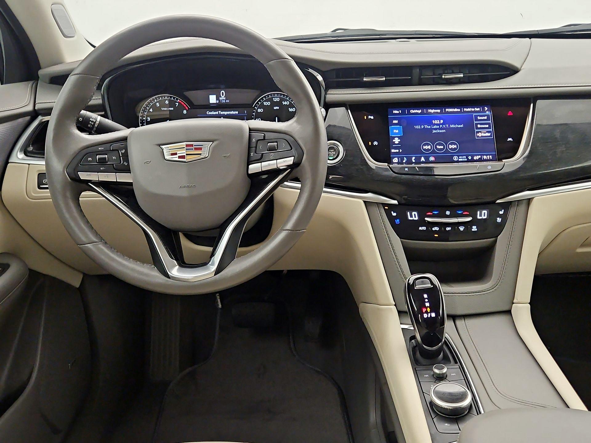 Thumbnail: 2023 Cadillac XT6 - 10
