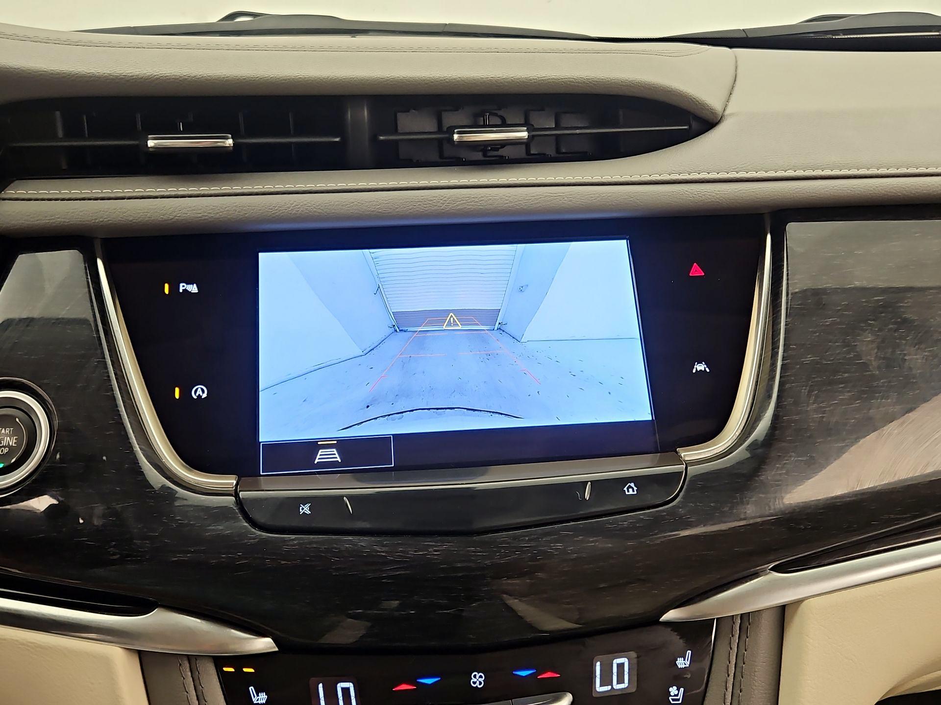Thumbnail: 2023 Cadillac XT6 - 14