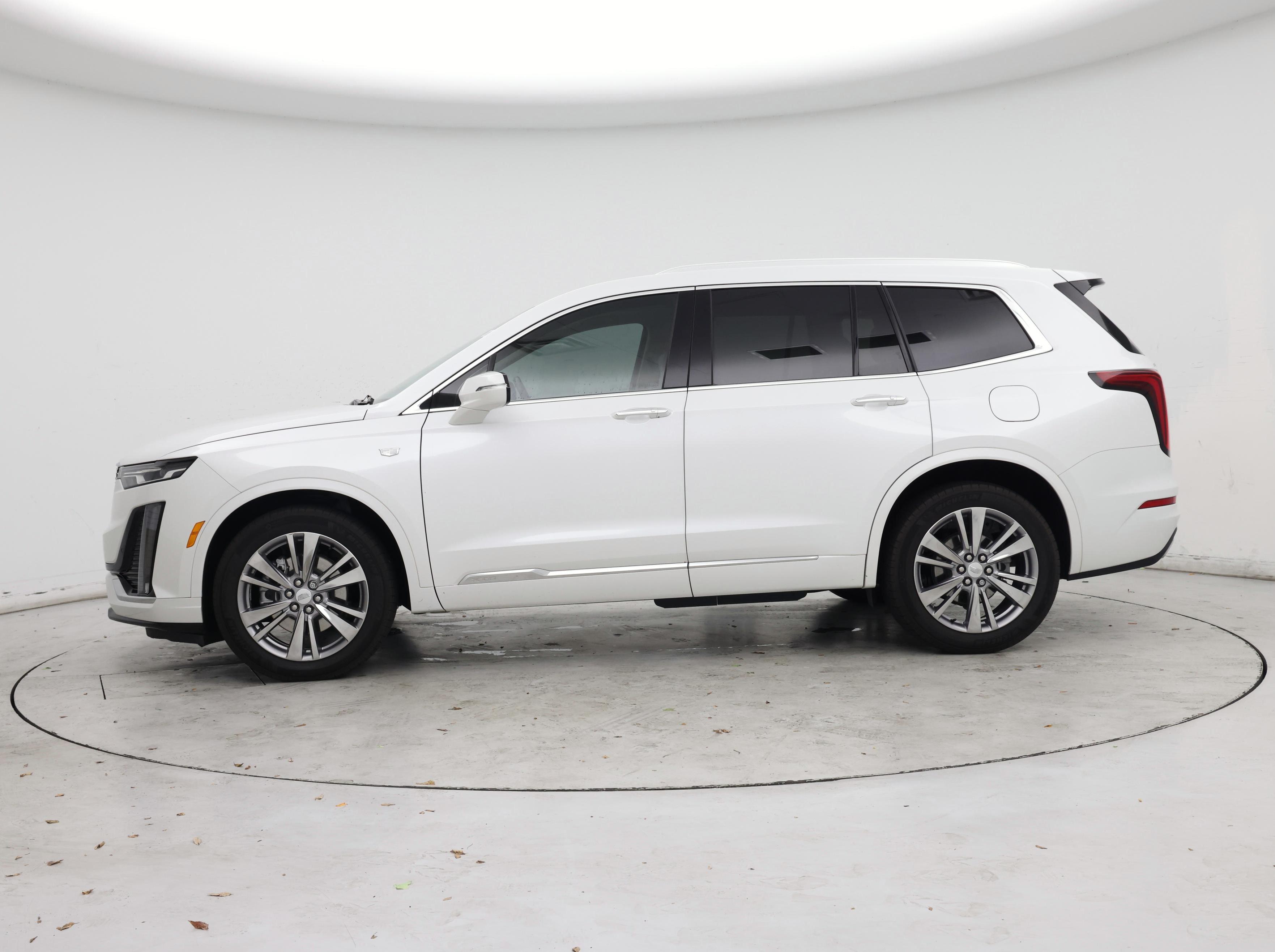 Thumbnail: 2023 Cadillac XT6 - 3