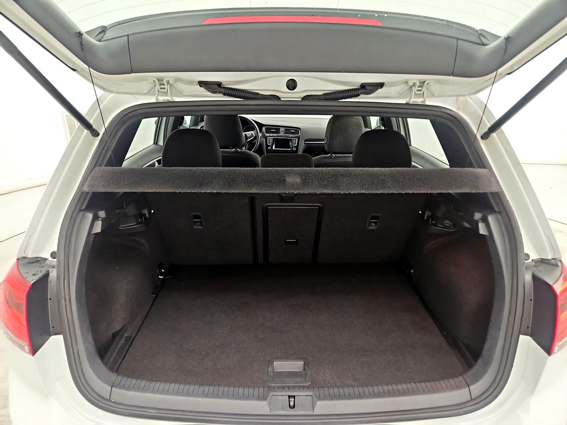 Thumbnail: 2015 Volkswagen Golf - 19