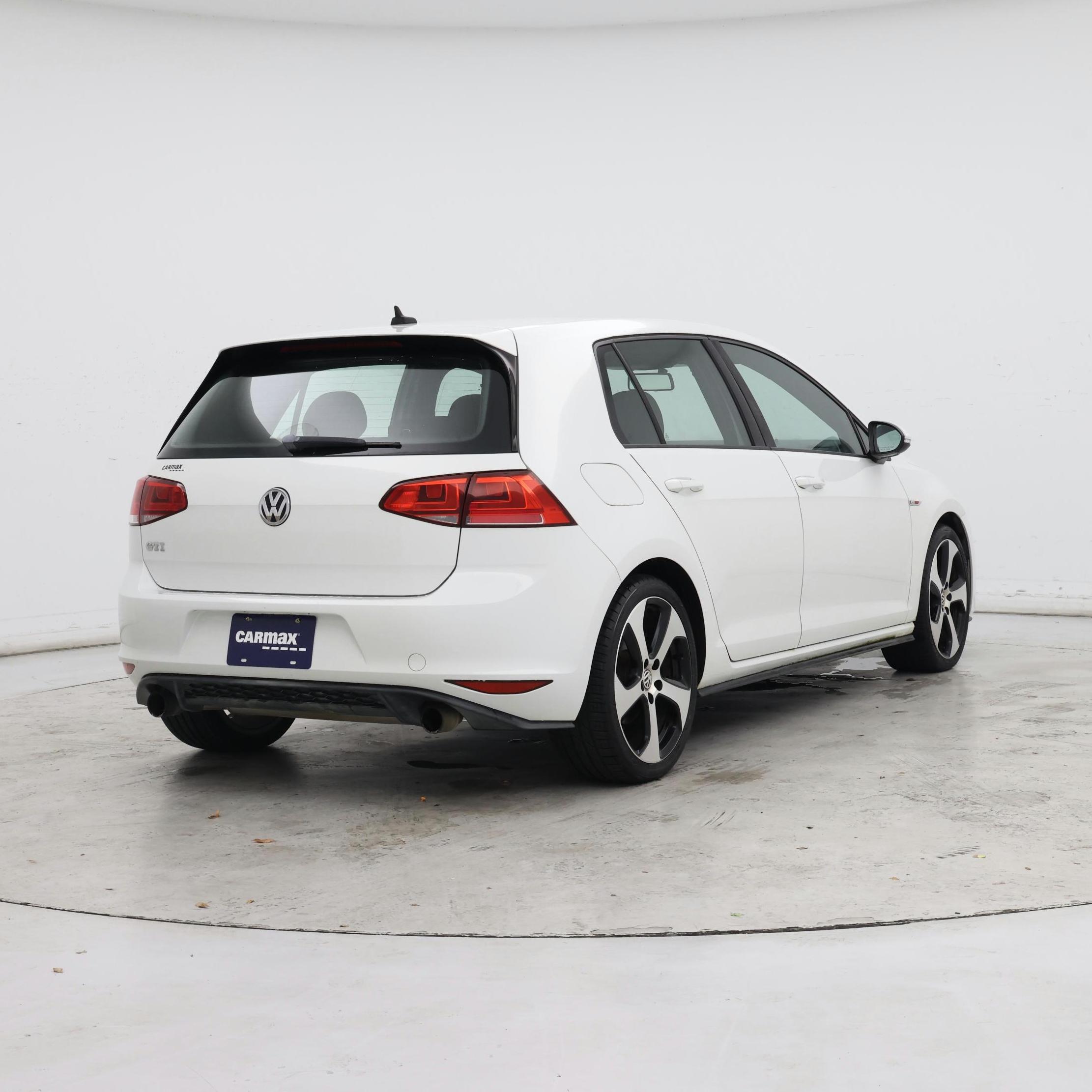 Thumbnail: 2015 Volkswagen Golf - 8