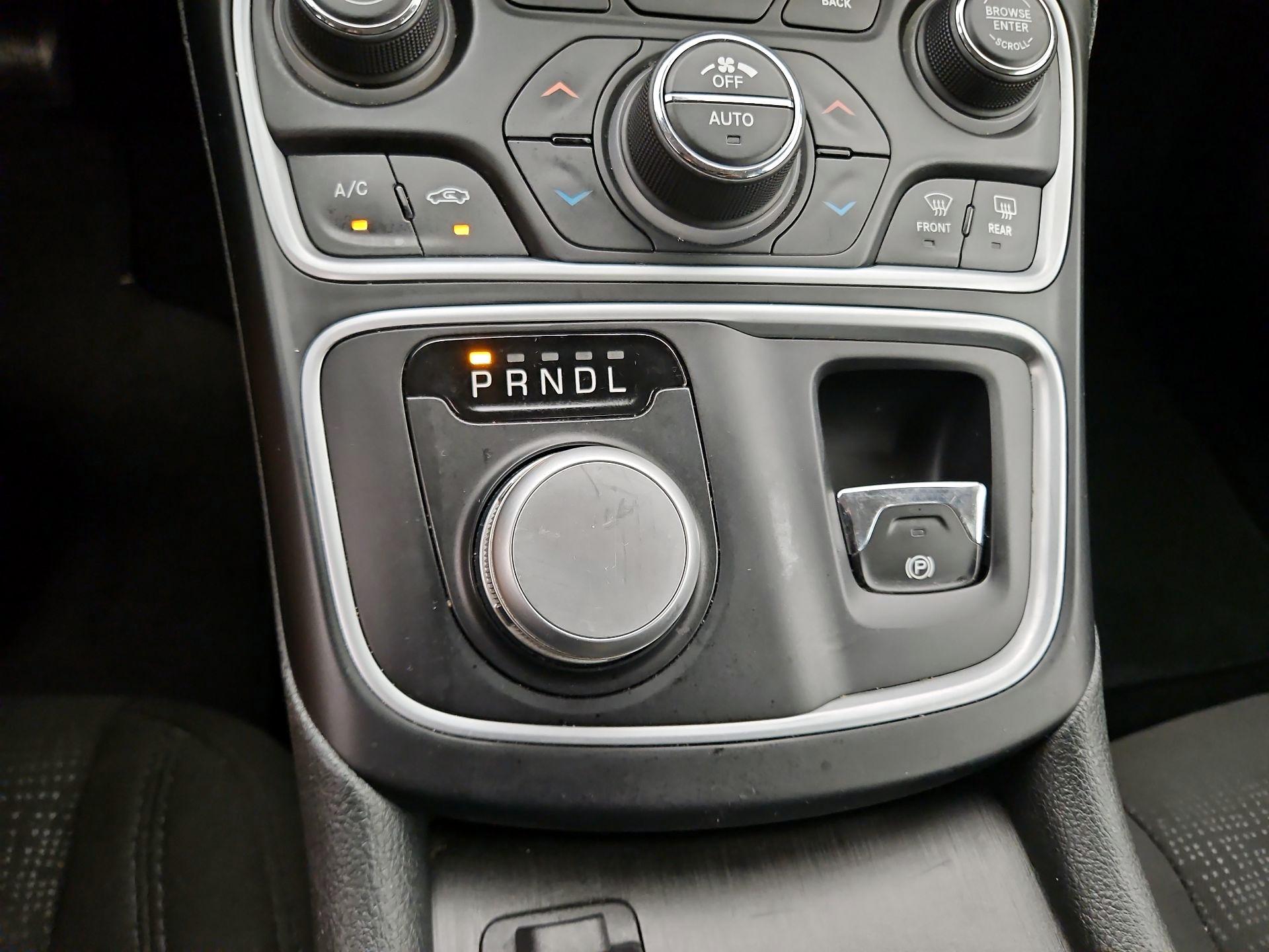 Thumbnail: 2015 Chrysler 200 - 17