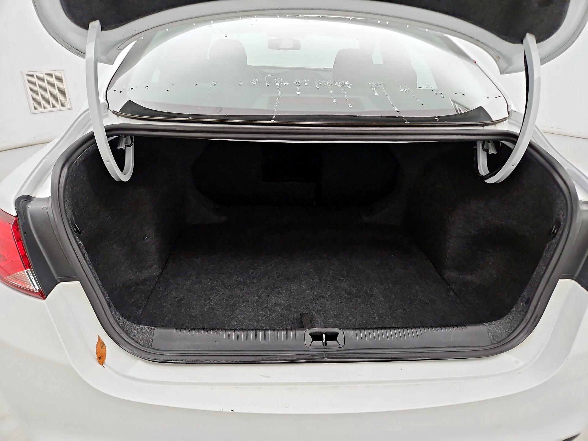 Thumbnail: 2015 Chrysler 200 - 20