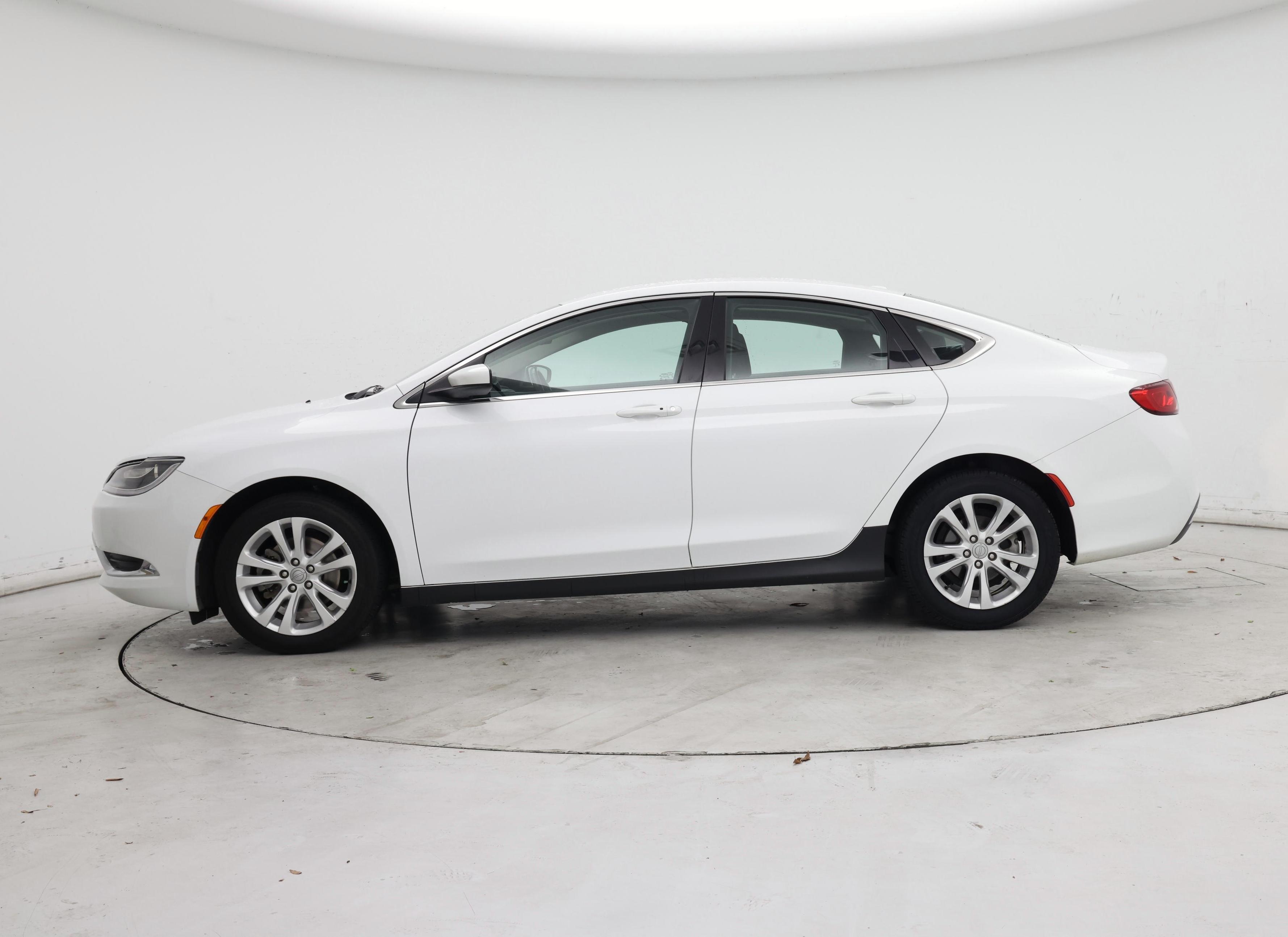 Thumbnail: 2015 Chrysler 200 - 3