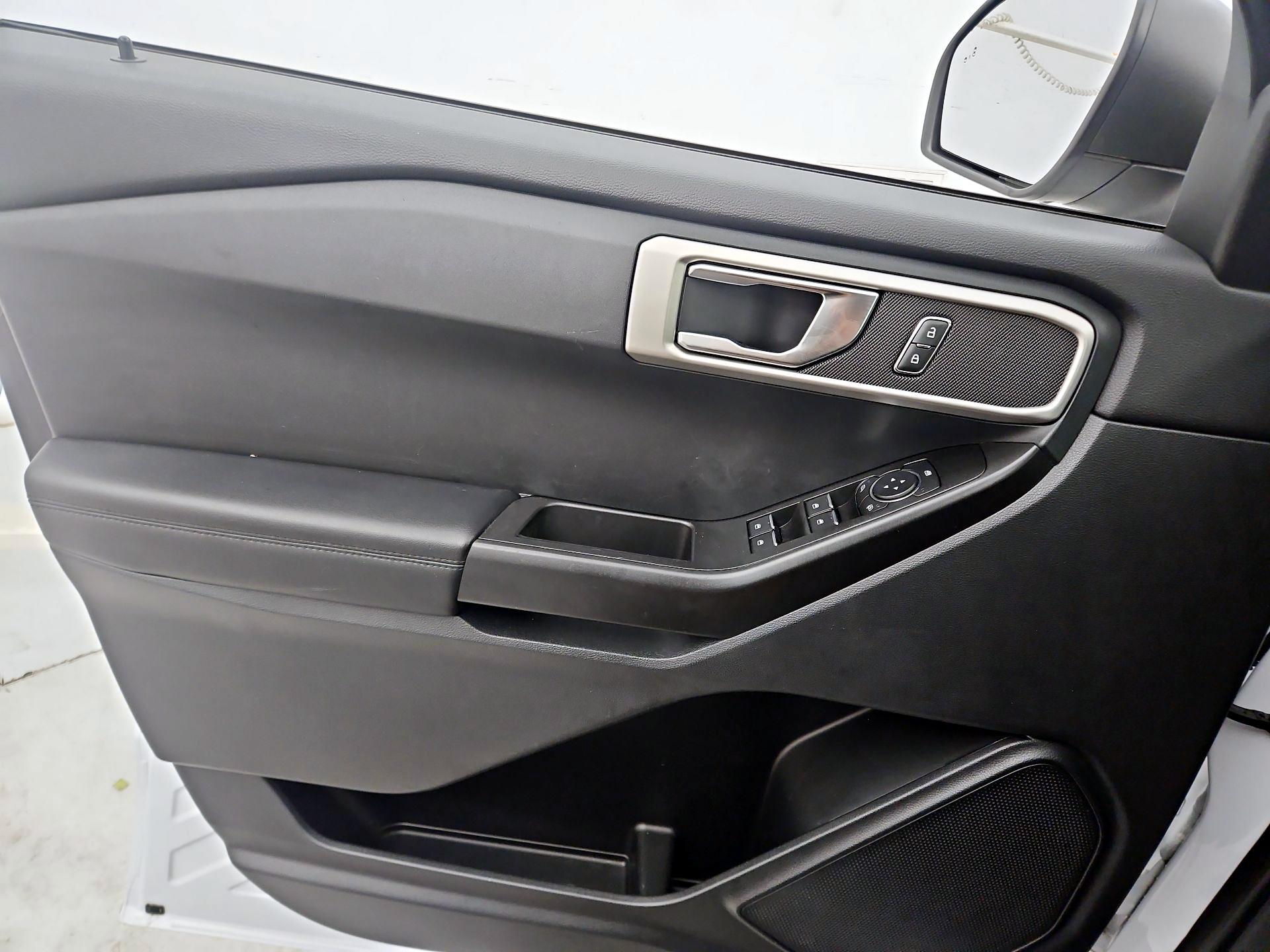 Thumbnail: 2020 Ford Explorer - 12