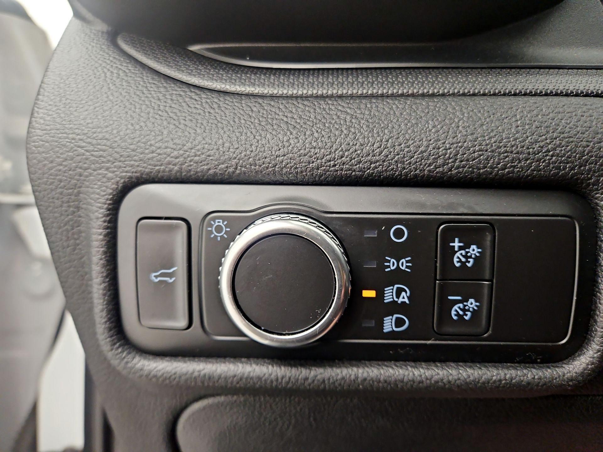 Thumbnail: 2020 Ford Explorer - 13