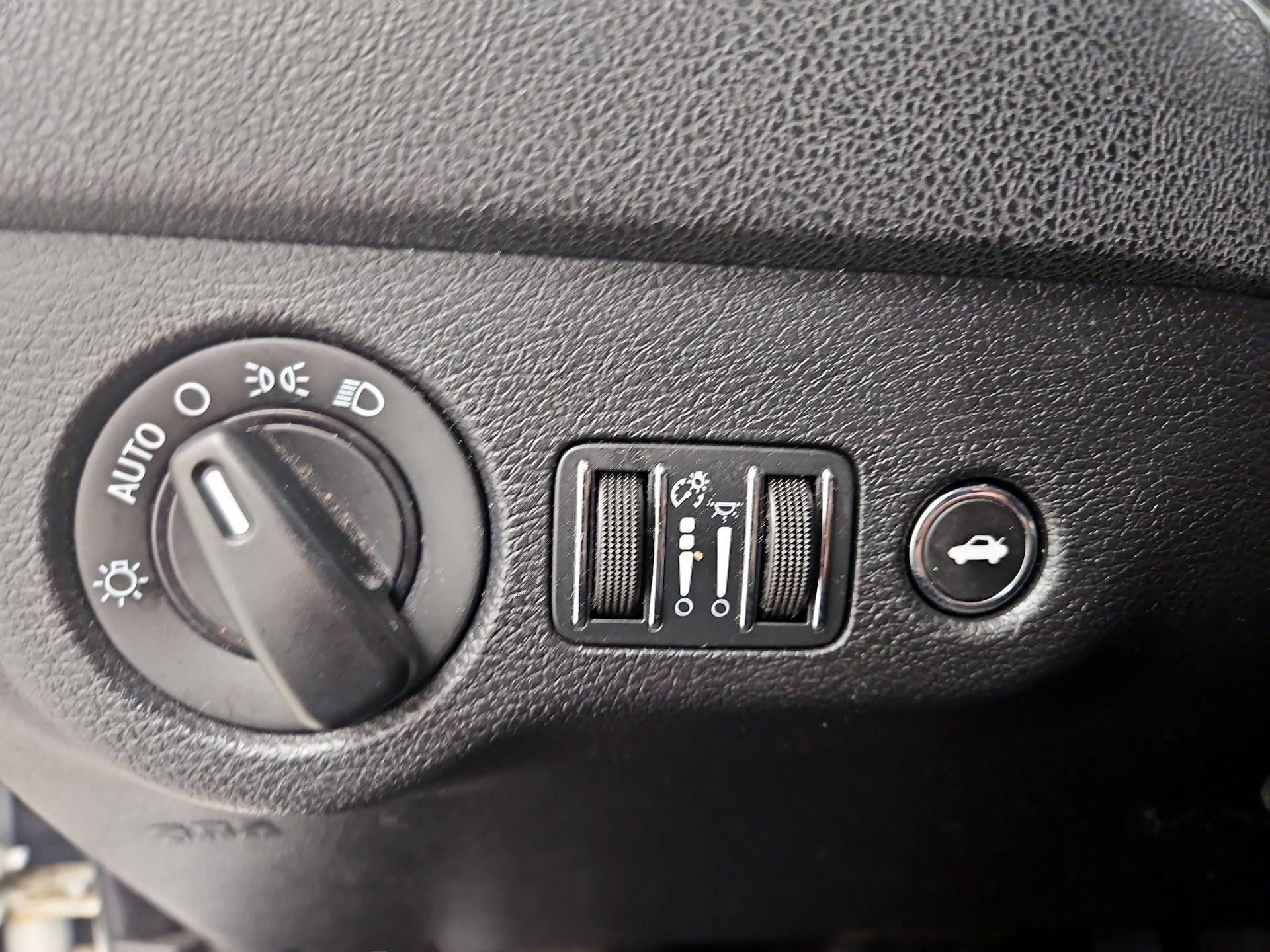 Thumbnail: 2016 Dodge Charger - 13