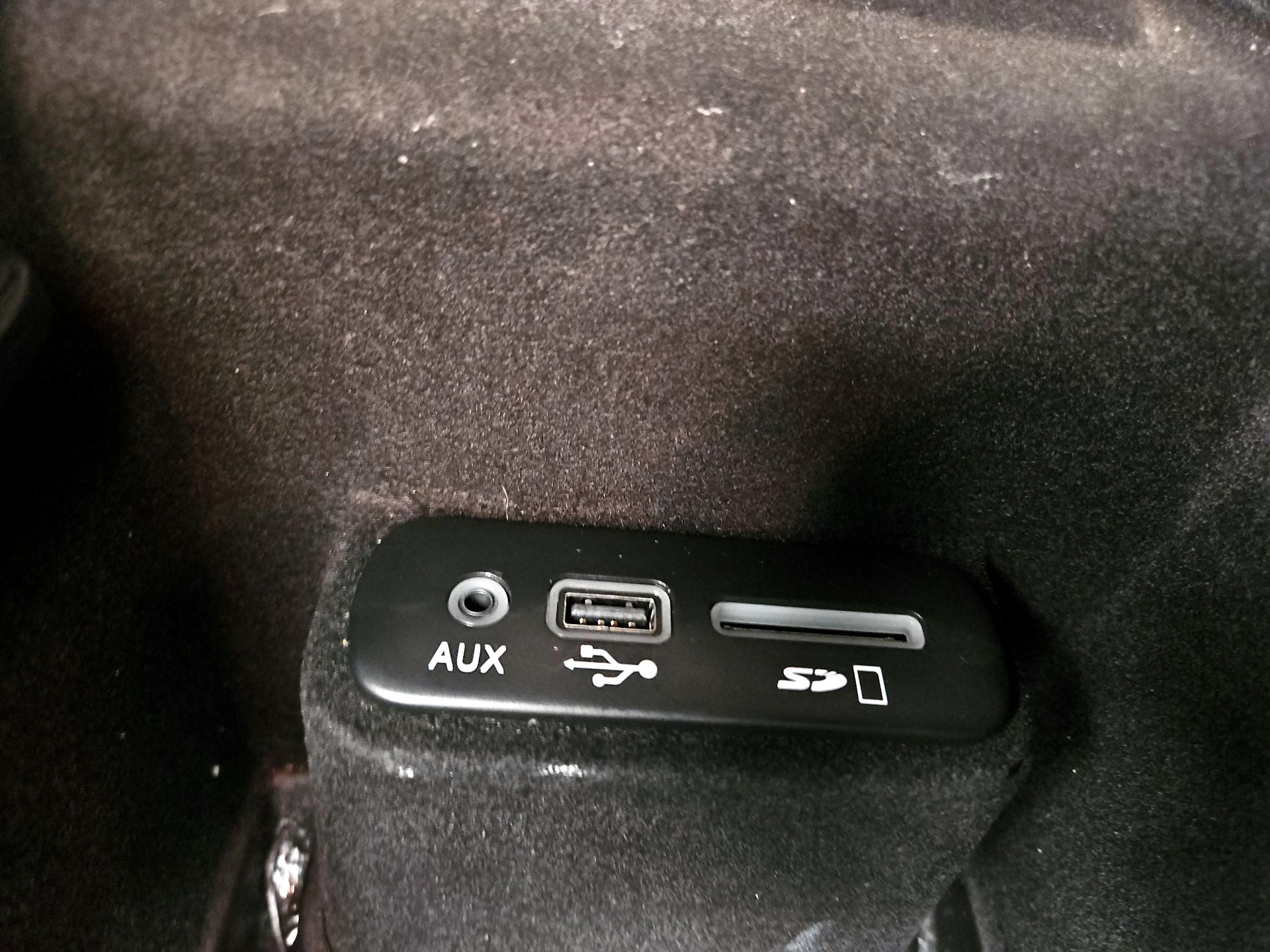 Thumbnail: 2016 Dodge Charger - 17