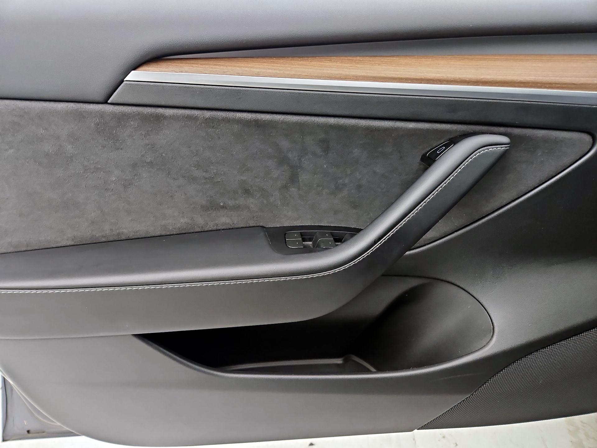 Thumbnail: 2023 Tesla Model 3 - 12