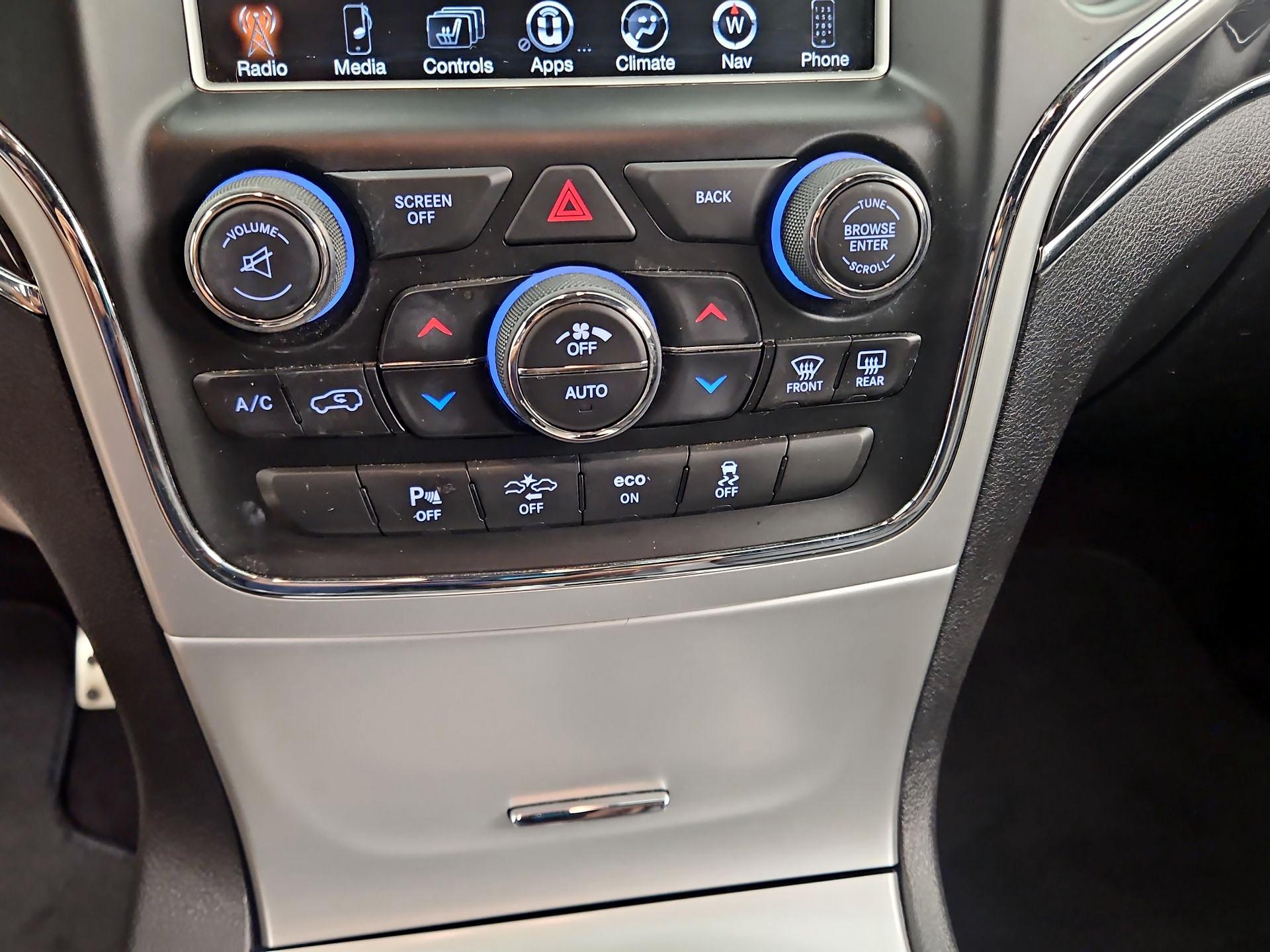 Thumbnail: 2015 Jeep Grand Cherokee - 16