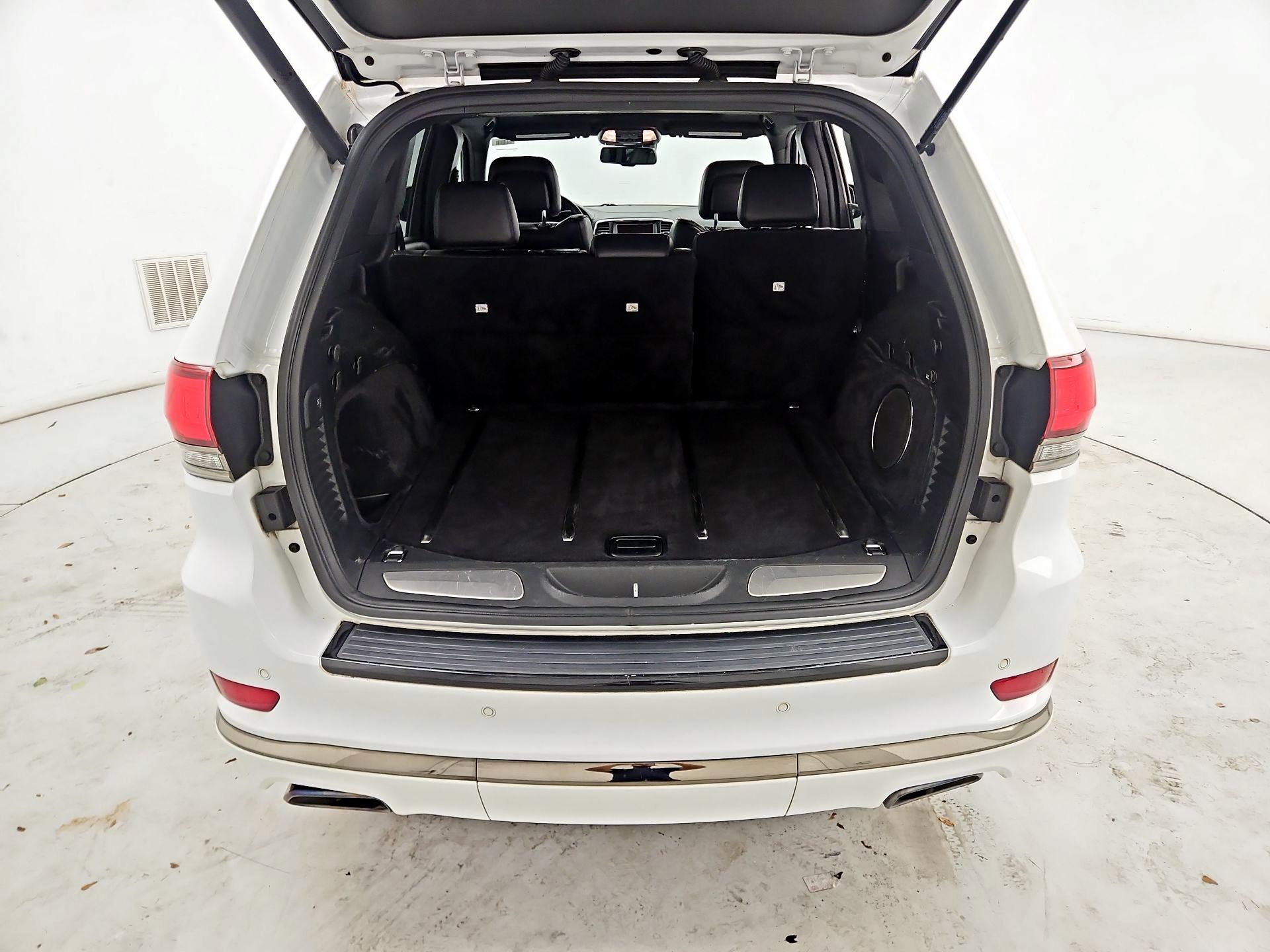 Thumbnail: 2015 Jeep Grand Cherokee - 20