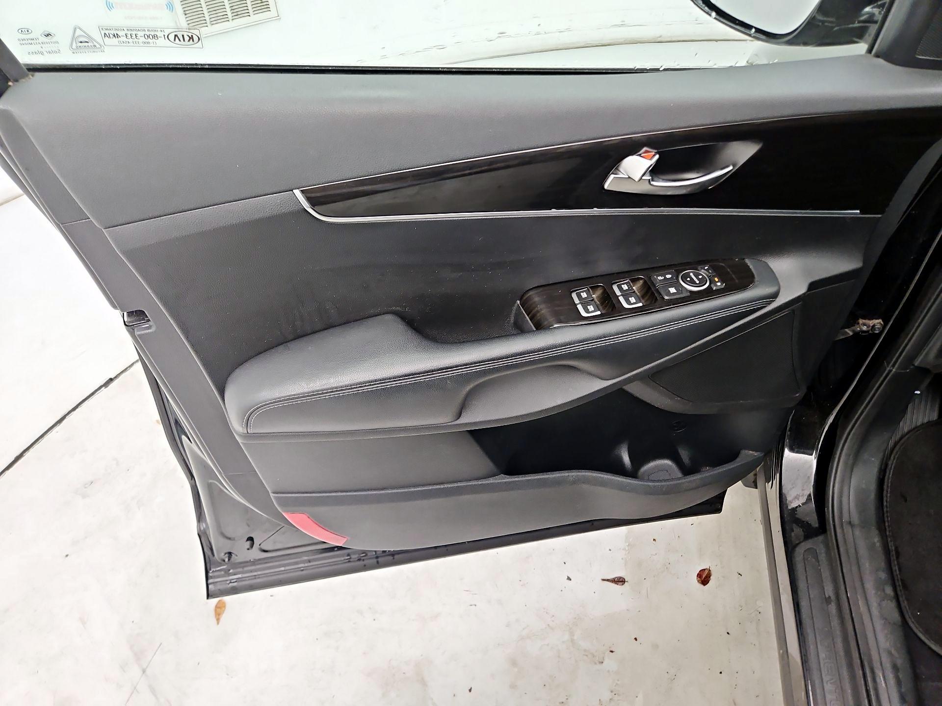 Thumbnail: 2019 Kia Sorento - 12