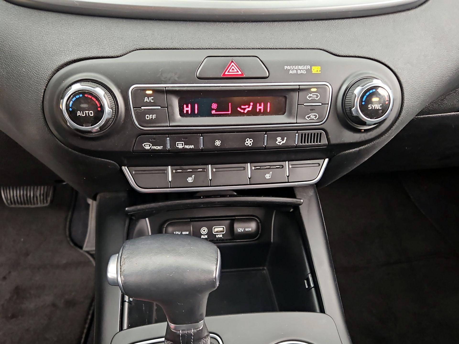 Thumbnail: 2019 Kia Sorento - 16