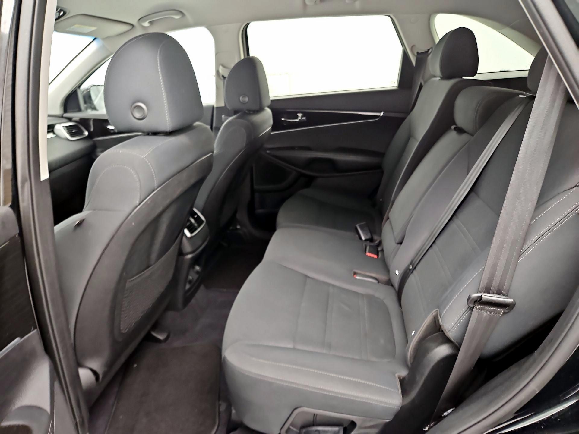 Thumbnail: 2019 Kia Sorento - 19