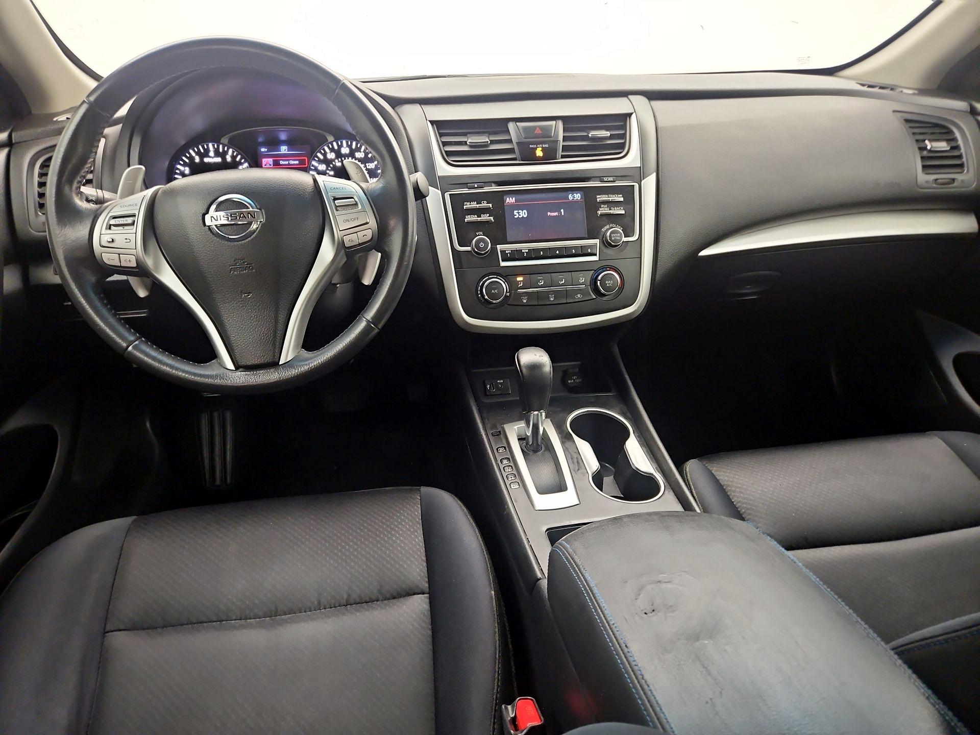 Thumbnail: 2017 Nissan Altima - 9