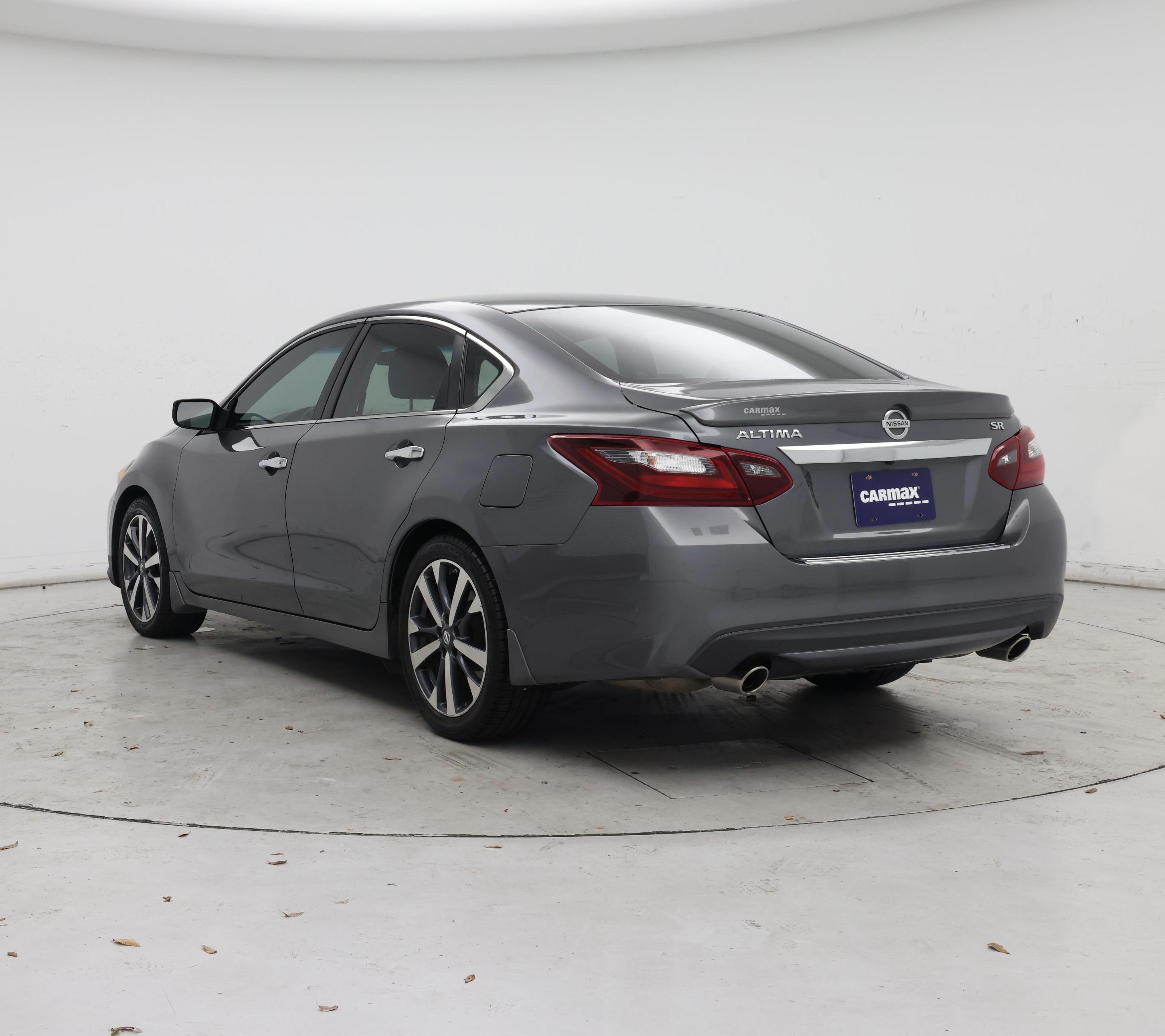 Thumbnail: 2017 Nissan Altima - 2