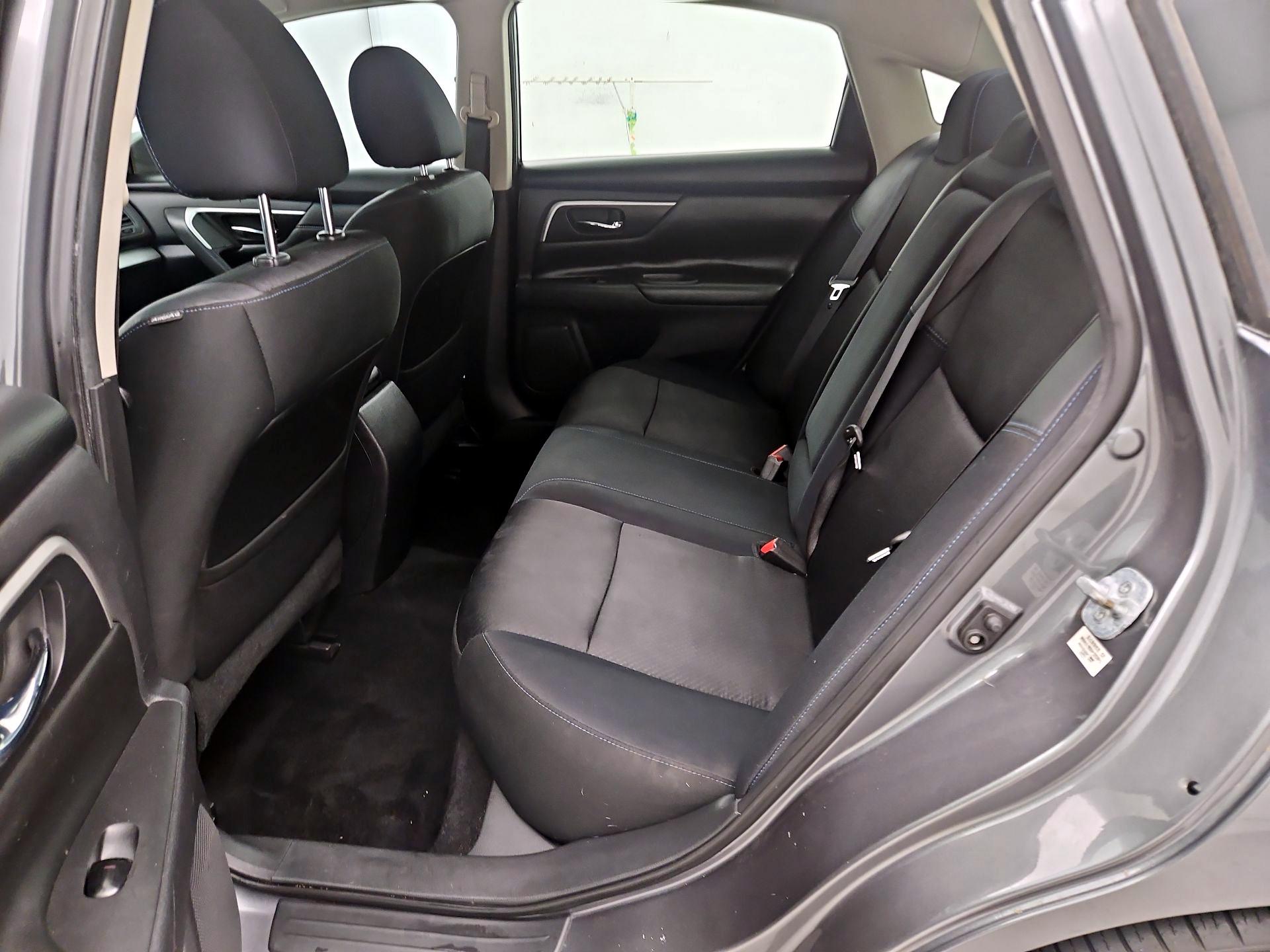 Thumbnail: 2017 Nissan Altima - 19