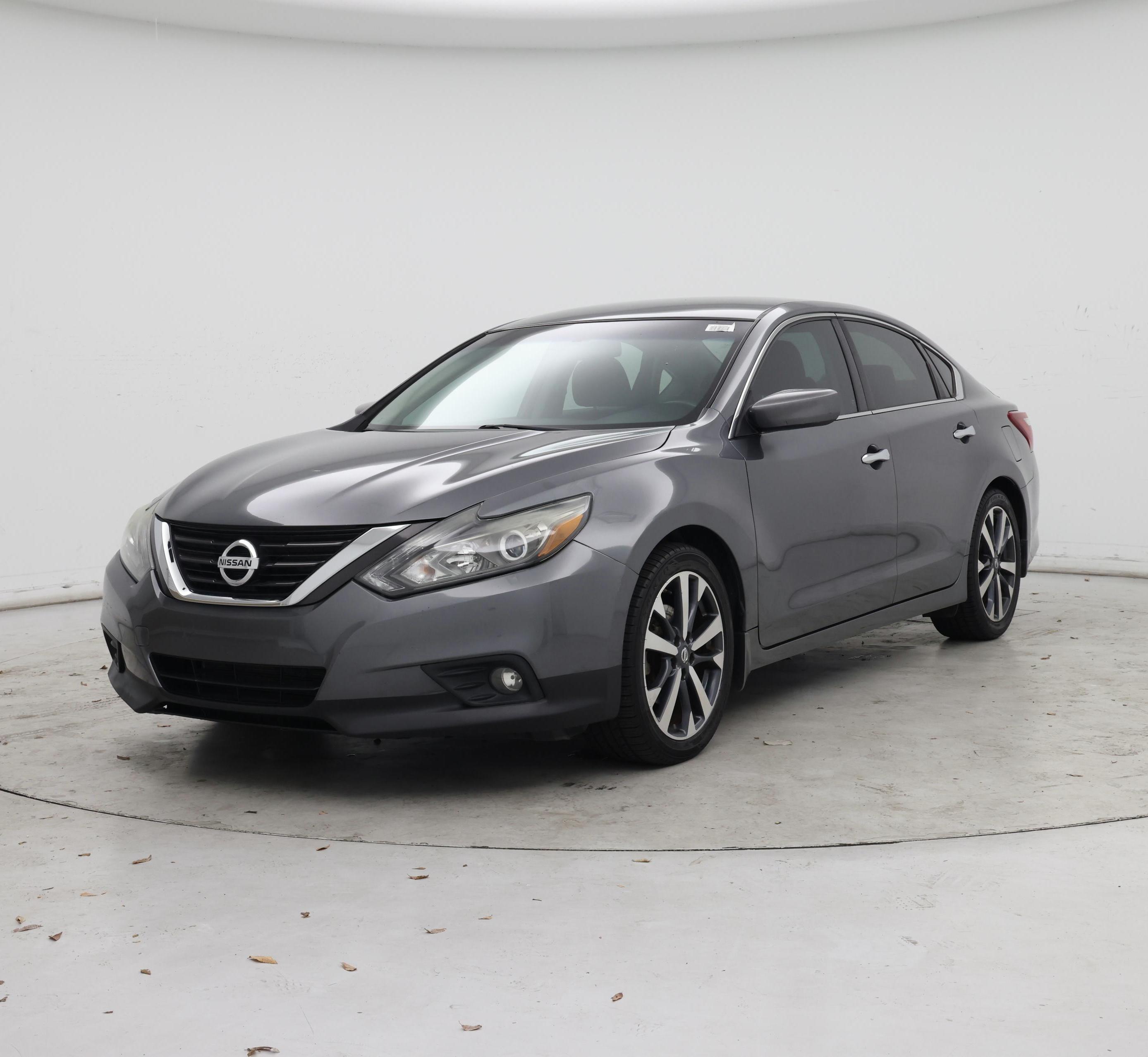 Thumbnail: 2017 Nissan Altima - 4