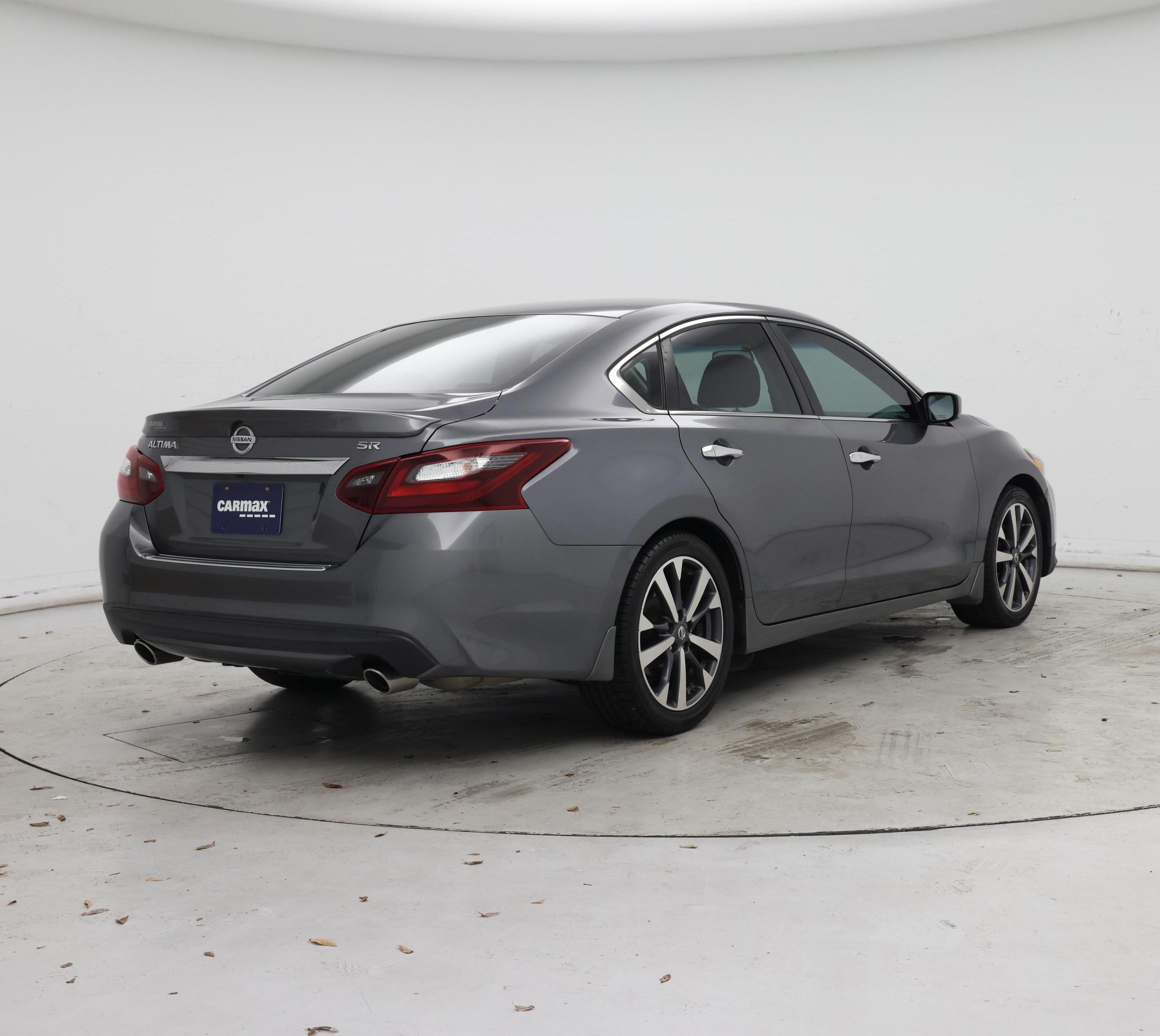 Thumbnail: 2017 Nissan Altima - 8