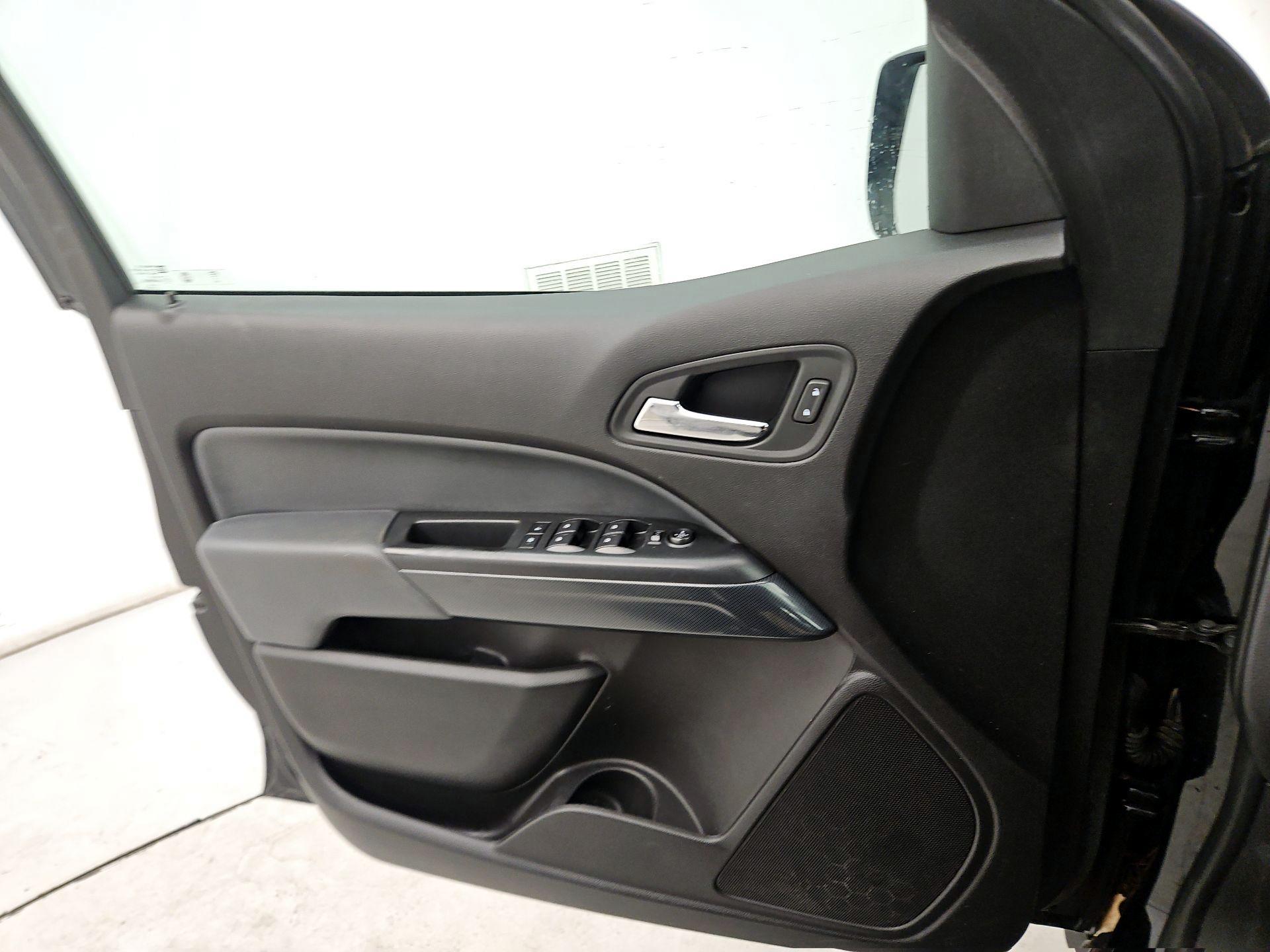 Thumbnail: 2018 Chevrolet Colorado - 12