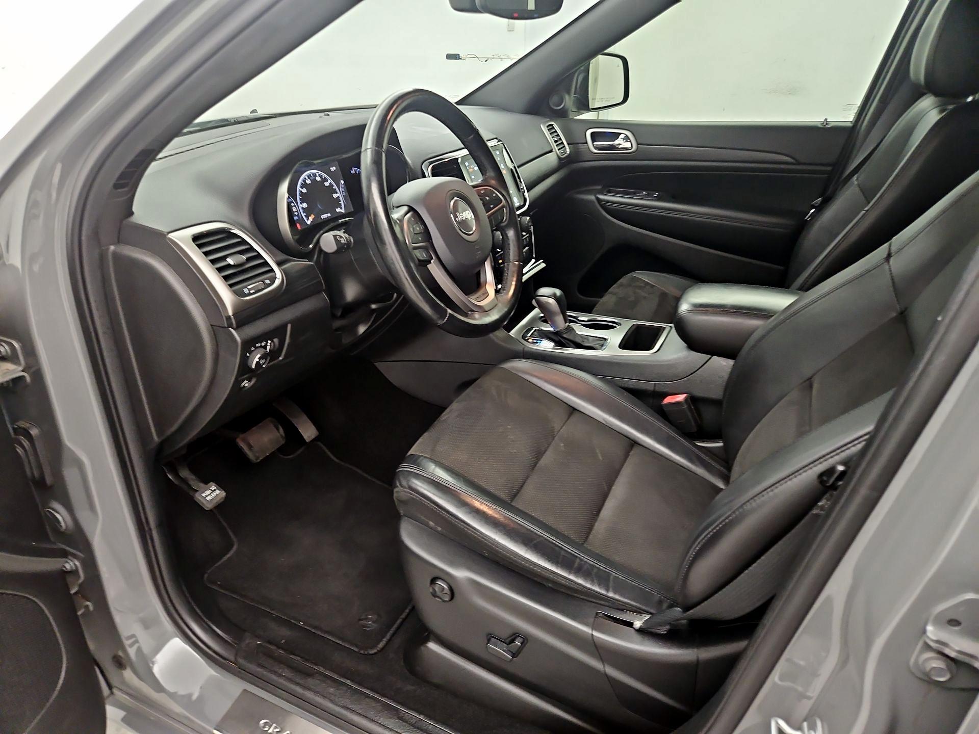 Thumbnail: 2020 Jeep Grand Cherokee - 11