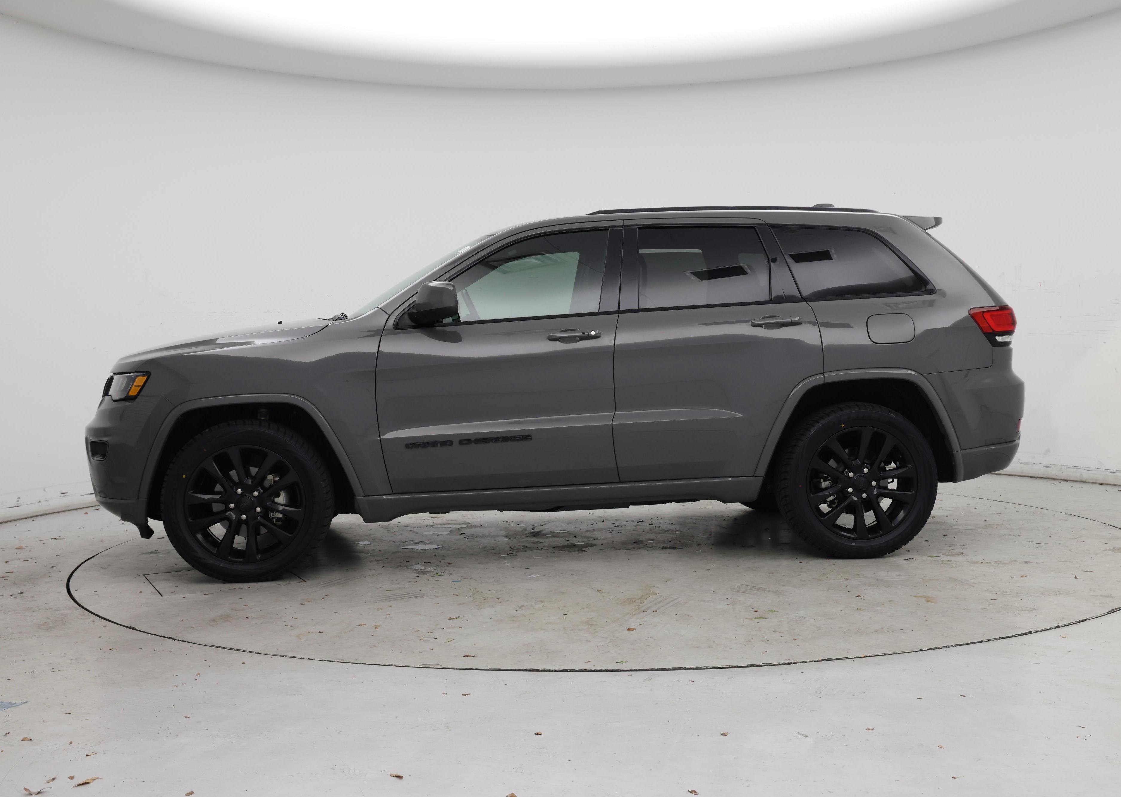 Thumbnail: 2020 Jeep Grand Cherokee - 3
