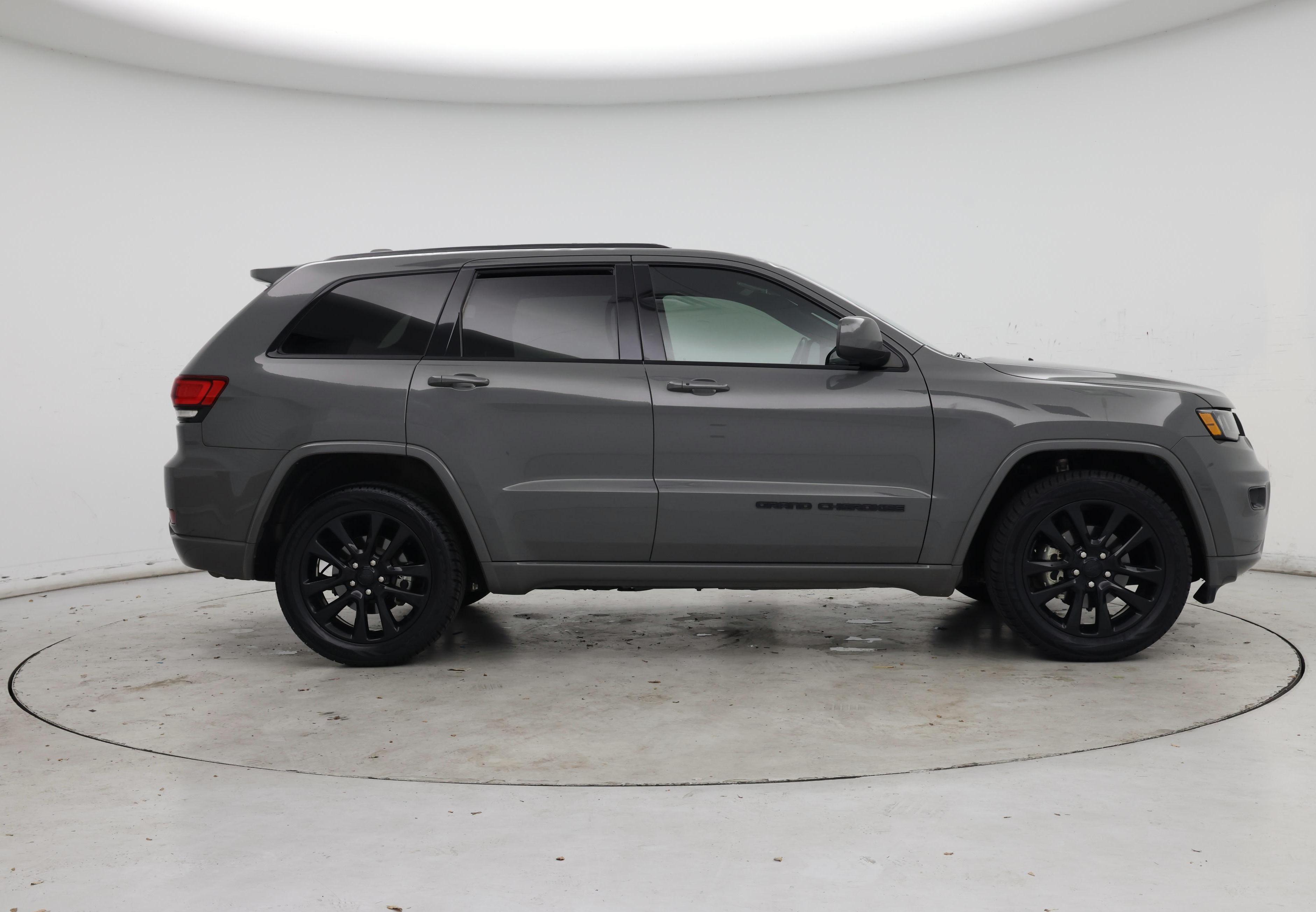 Thumbnail: 2020 Jeep Grand Cherokee - 7