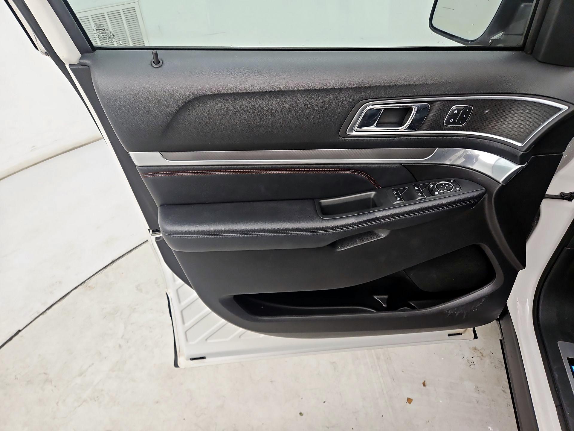 Thumbnail: 2017 Ford Explorer - 12