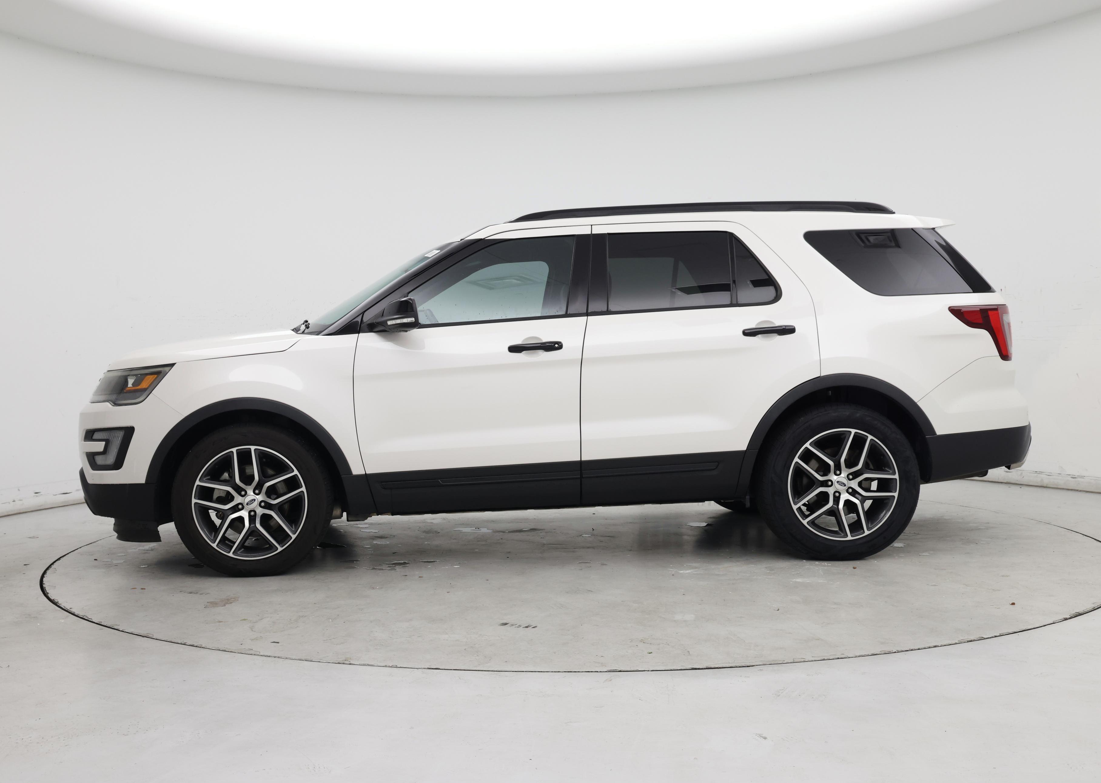 Thumbnail: 2017 Ford Explorer - 3