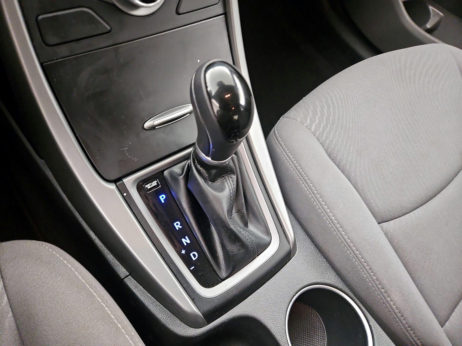 Thumbnail: 2016 Hyundai Elantra - 16
