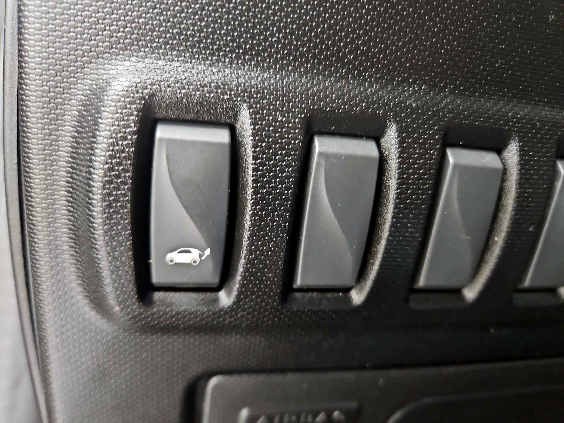 Thumbnail: 2016 smart fortwo - 13