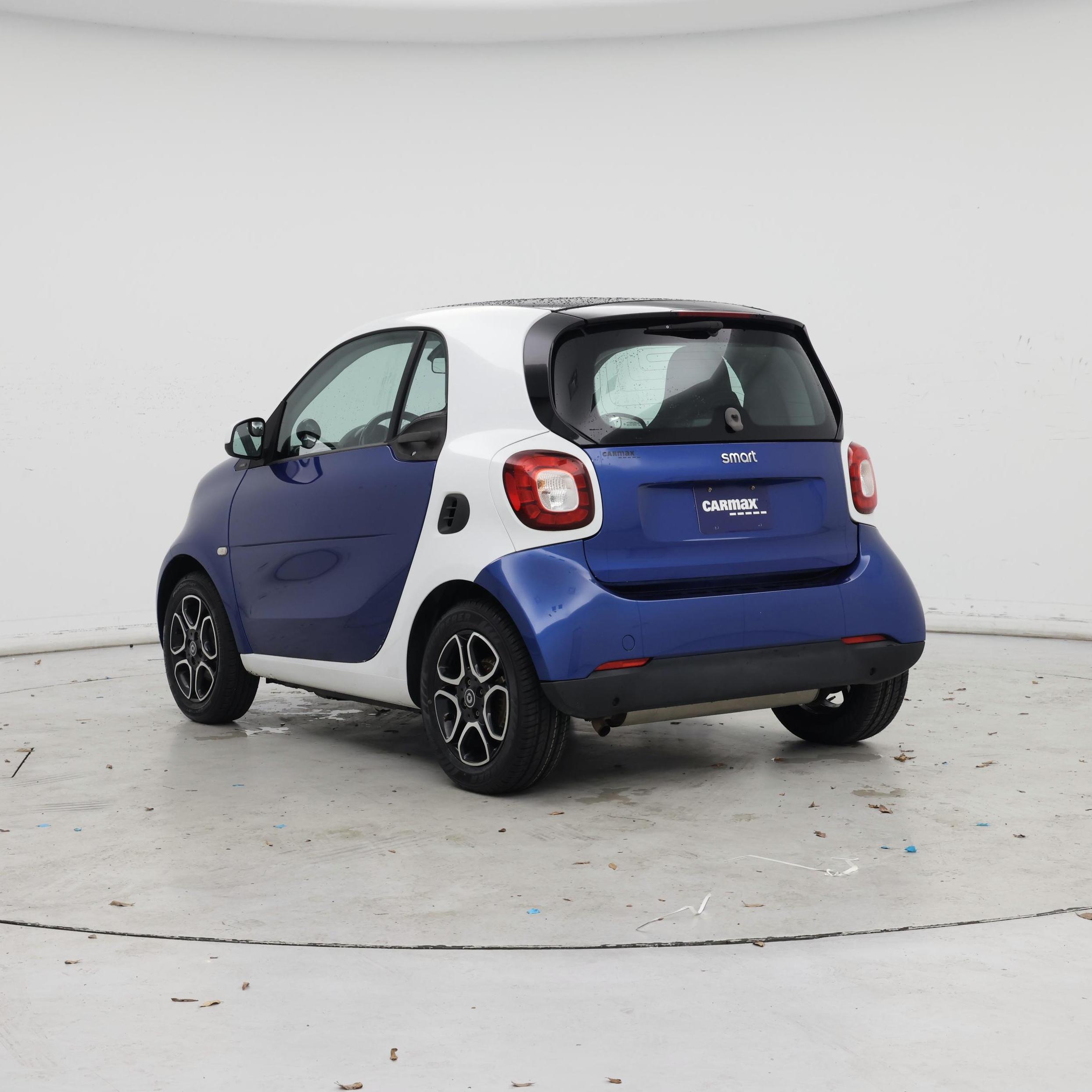 Thumbnail: 2016 smart fortwo - 2