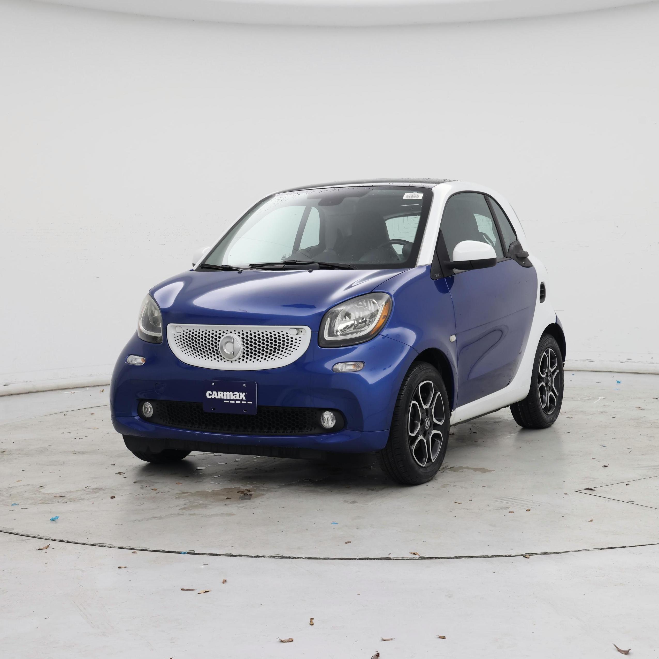 Thumbnail: 2016 smart fortwo - 4