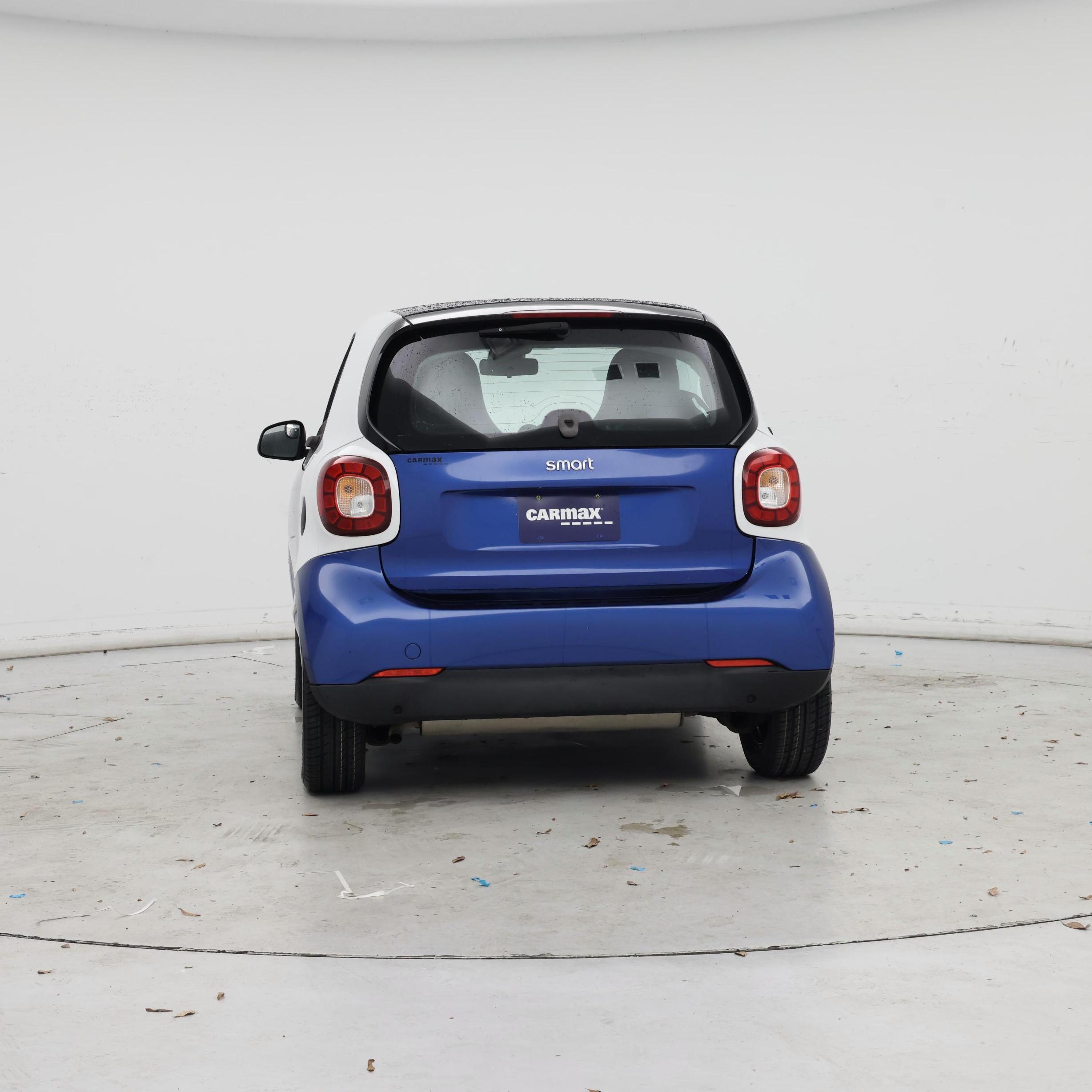 Thumbnail: 2016 smart fortwo - 6