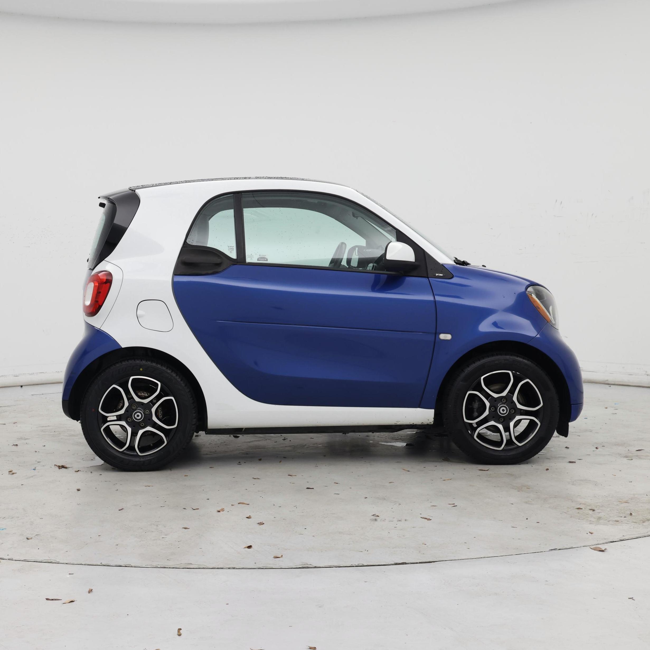 Thumbnail: 2016 smart fortwo - 7