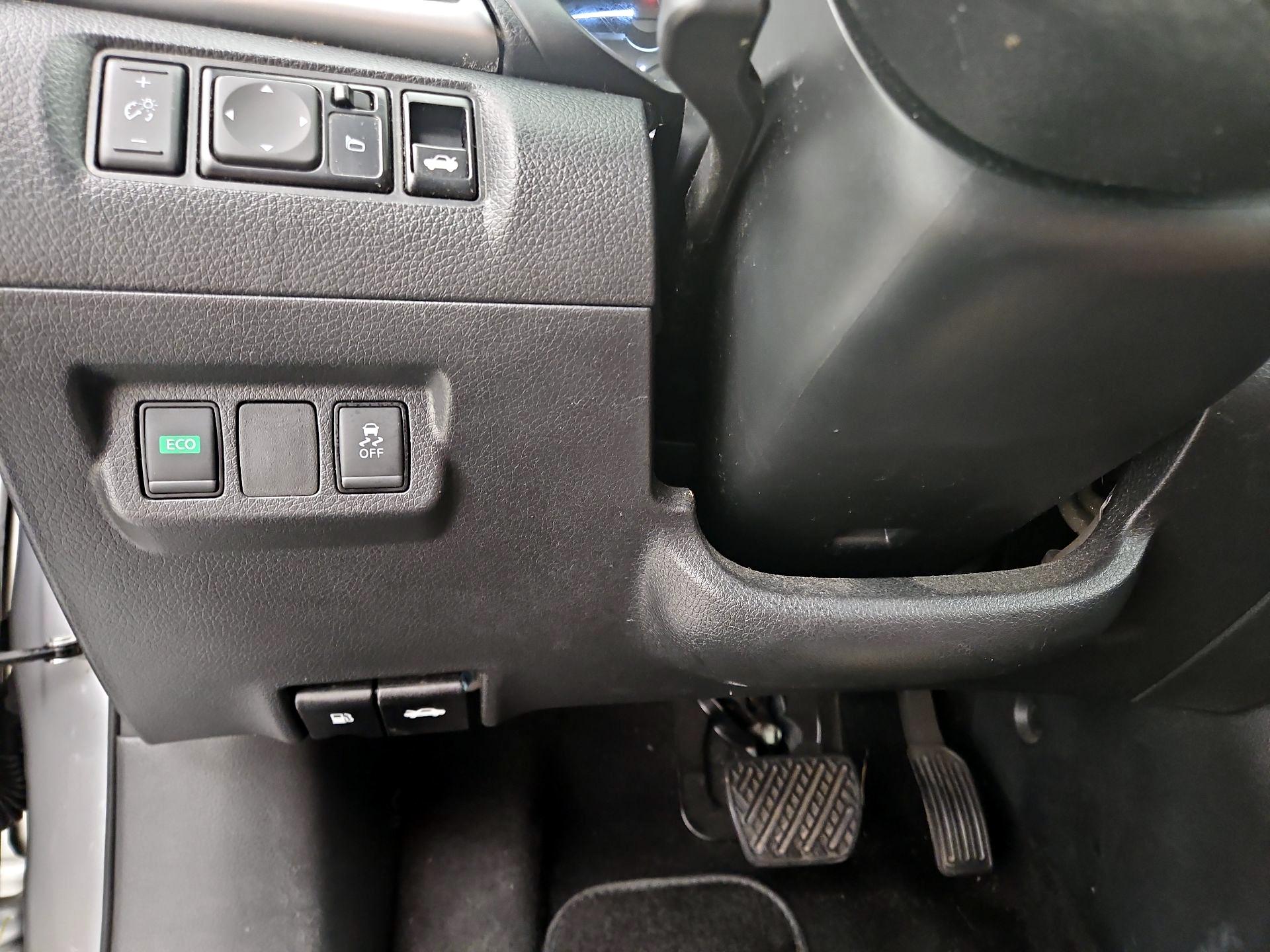 Thumbnail: 2019 Nissan Sentra - 13