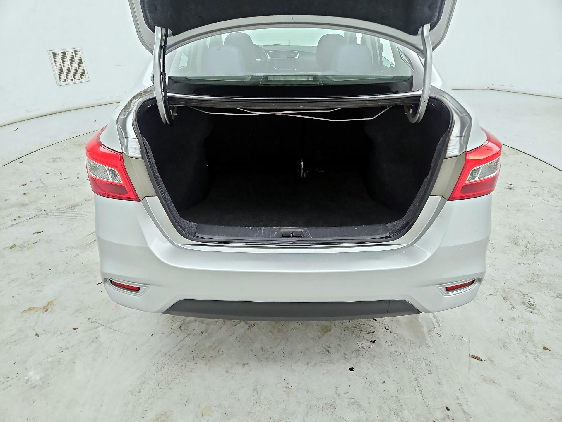 Thumbnail: 2019 Nissan Sentra - 20