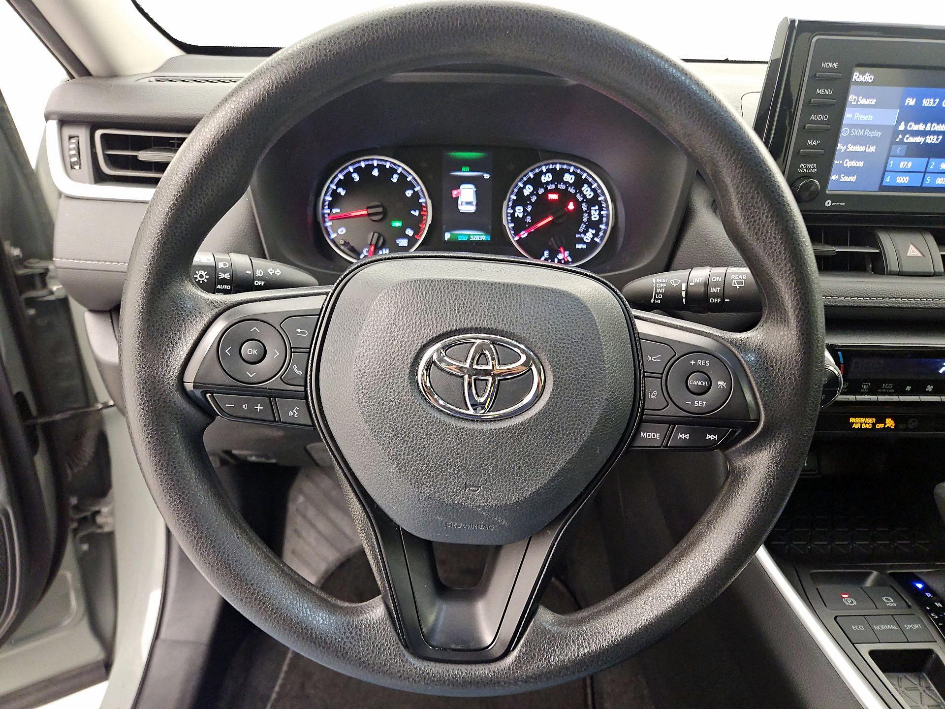 Thumbnail: 2021 Toyota RAV4 - 10