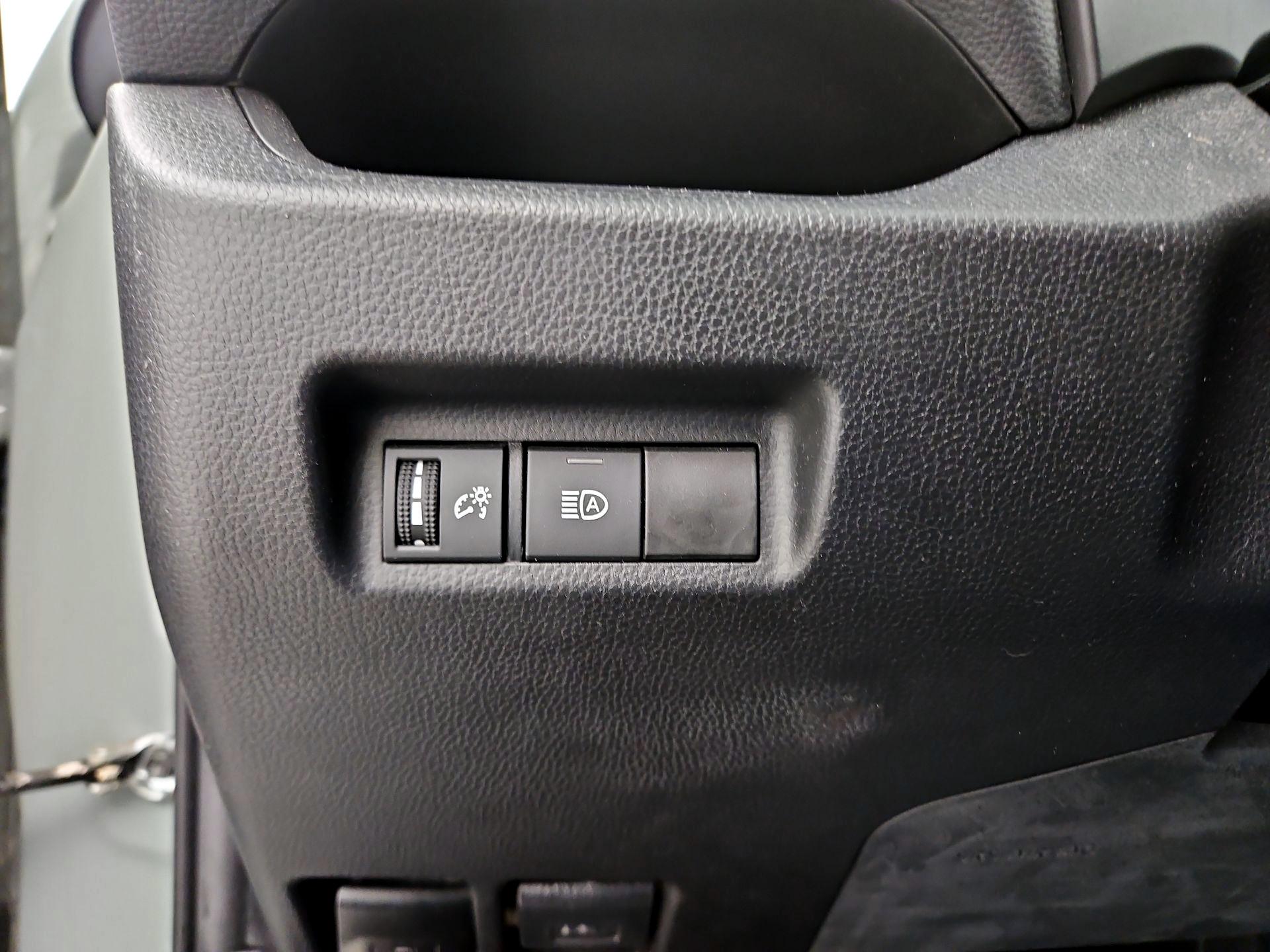 Thumbnail: 2021 Toyota RAV4 - 13