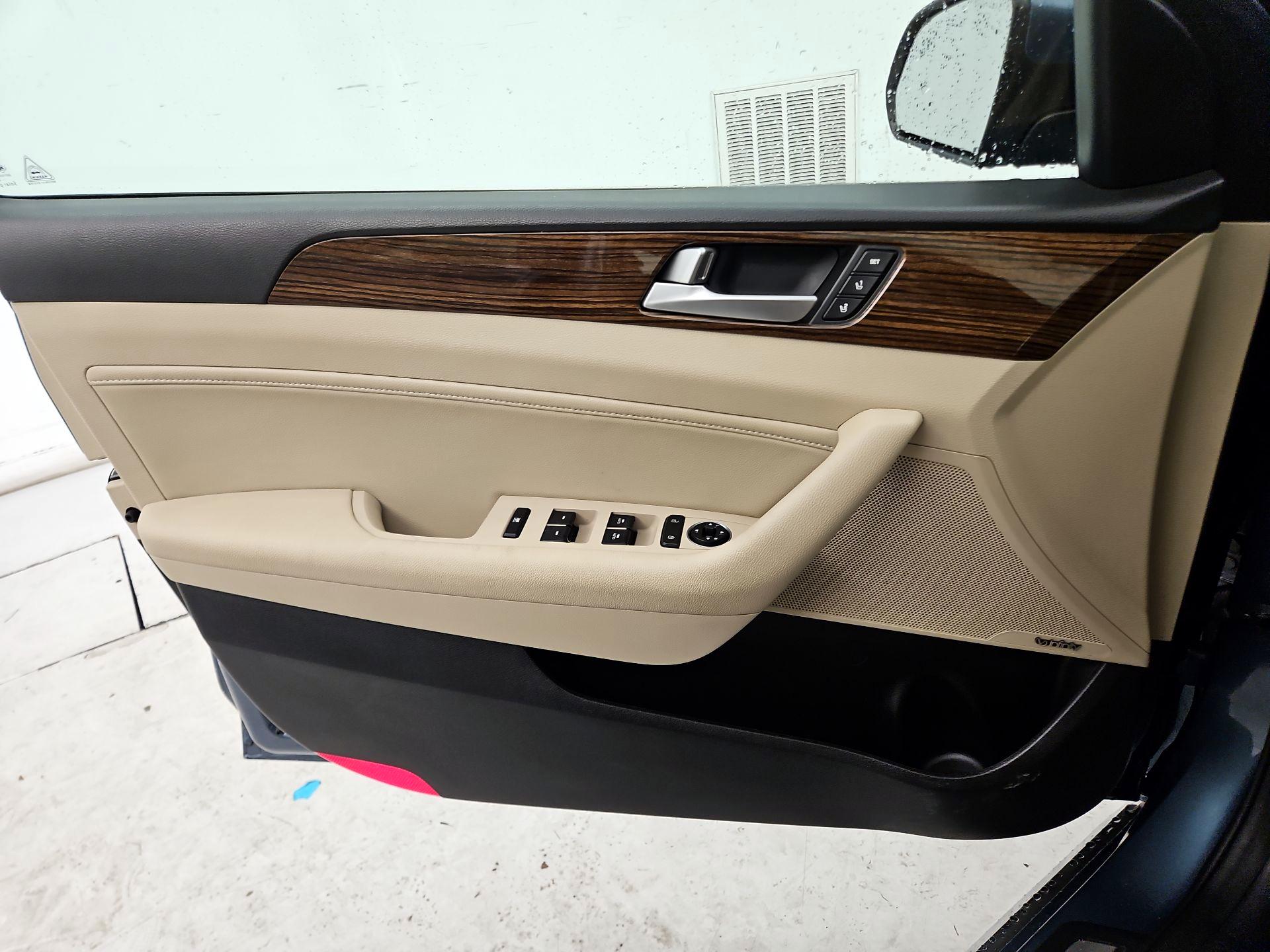 Thumbnail: 2017 Hyundai Sonata - 12