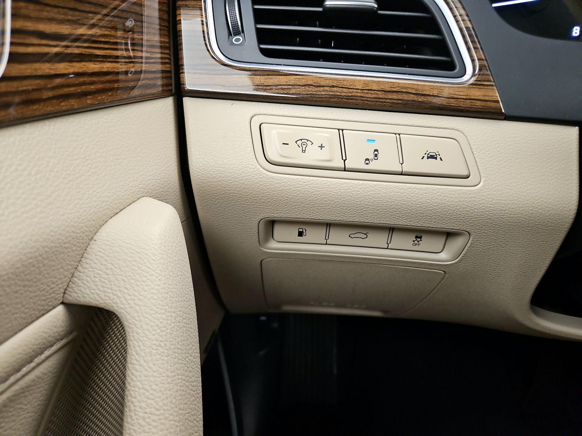 Thumbnail: 2017 Hyundai Sonata - 13