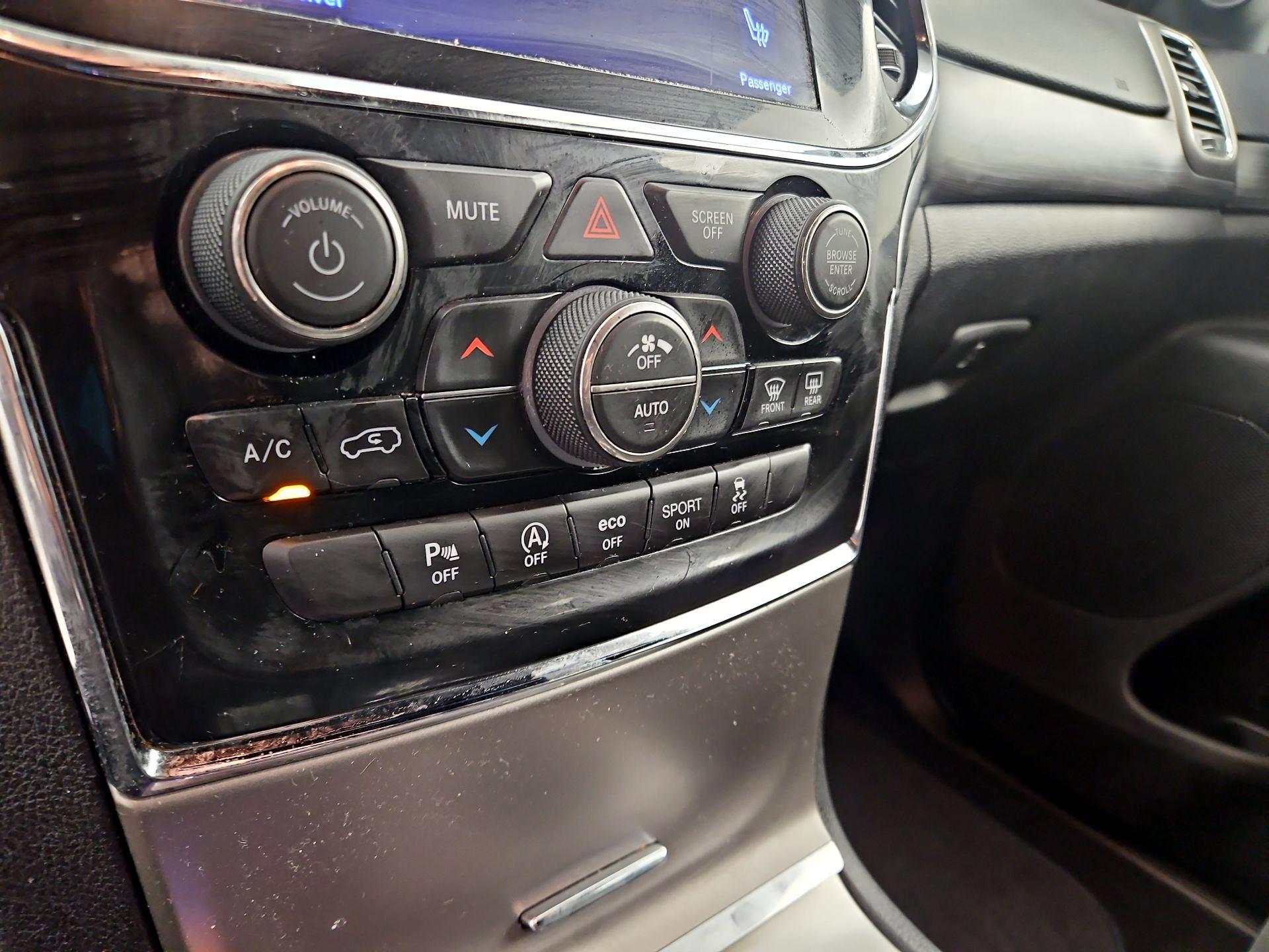 Thumbnail: 2019 Jeep Grand Cherokee - 16