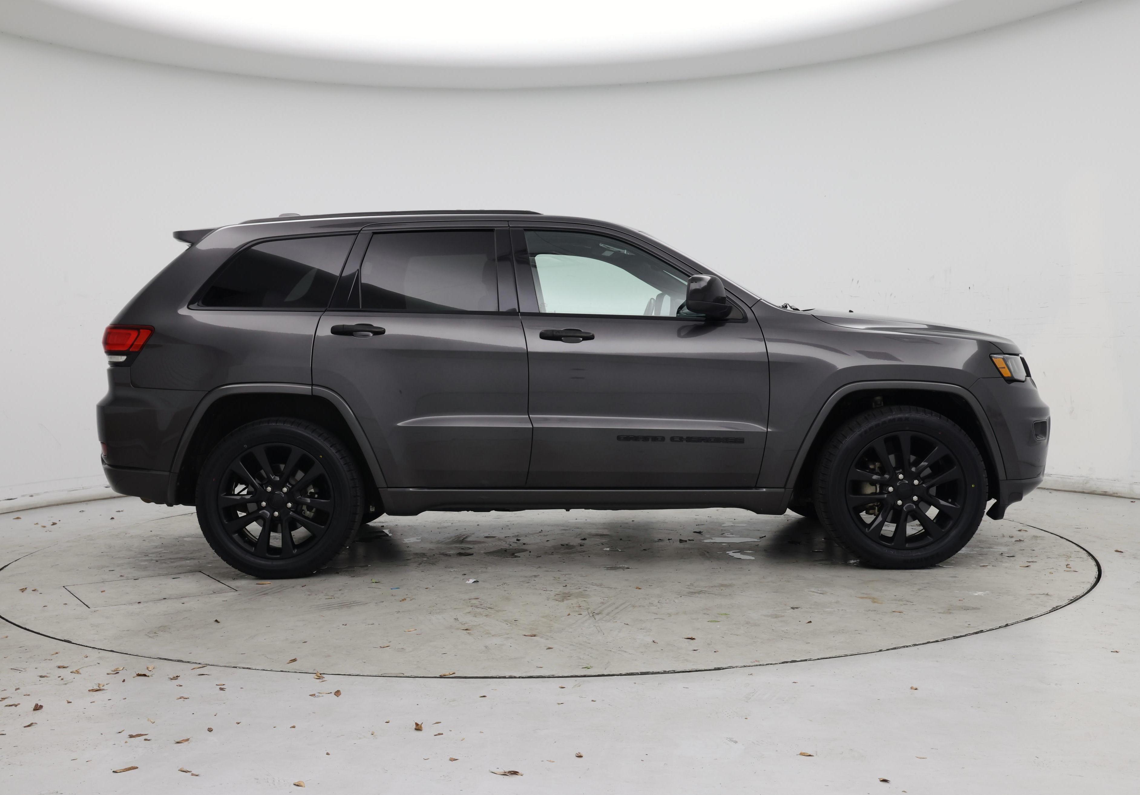 Thumbnail: 2019 Jeep Grand Cherokee - 7