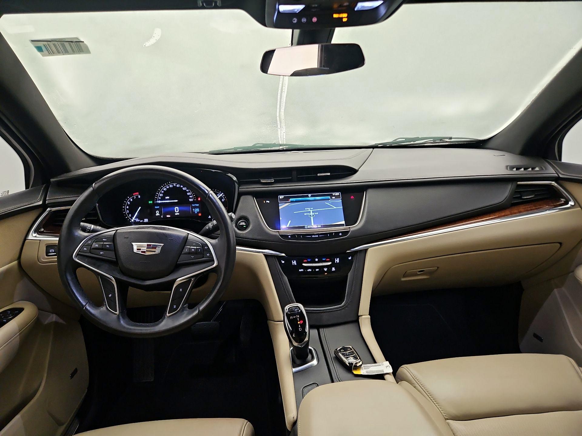 Thumbnail: 2017 Cadillac XT5 - 9