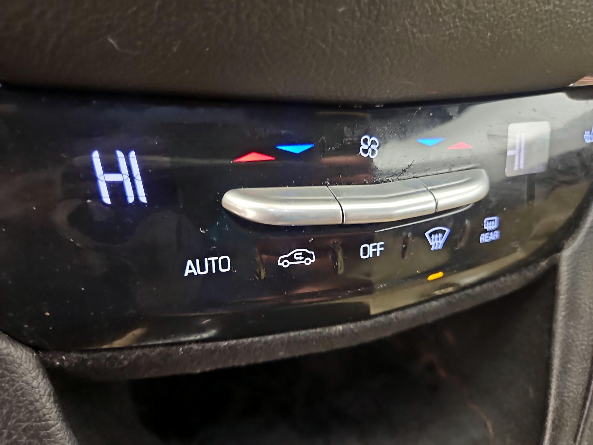 Thumbnail: 2017 Cadillac XT5 - 17